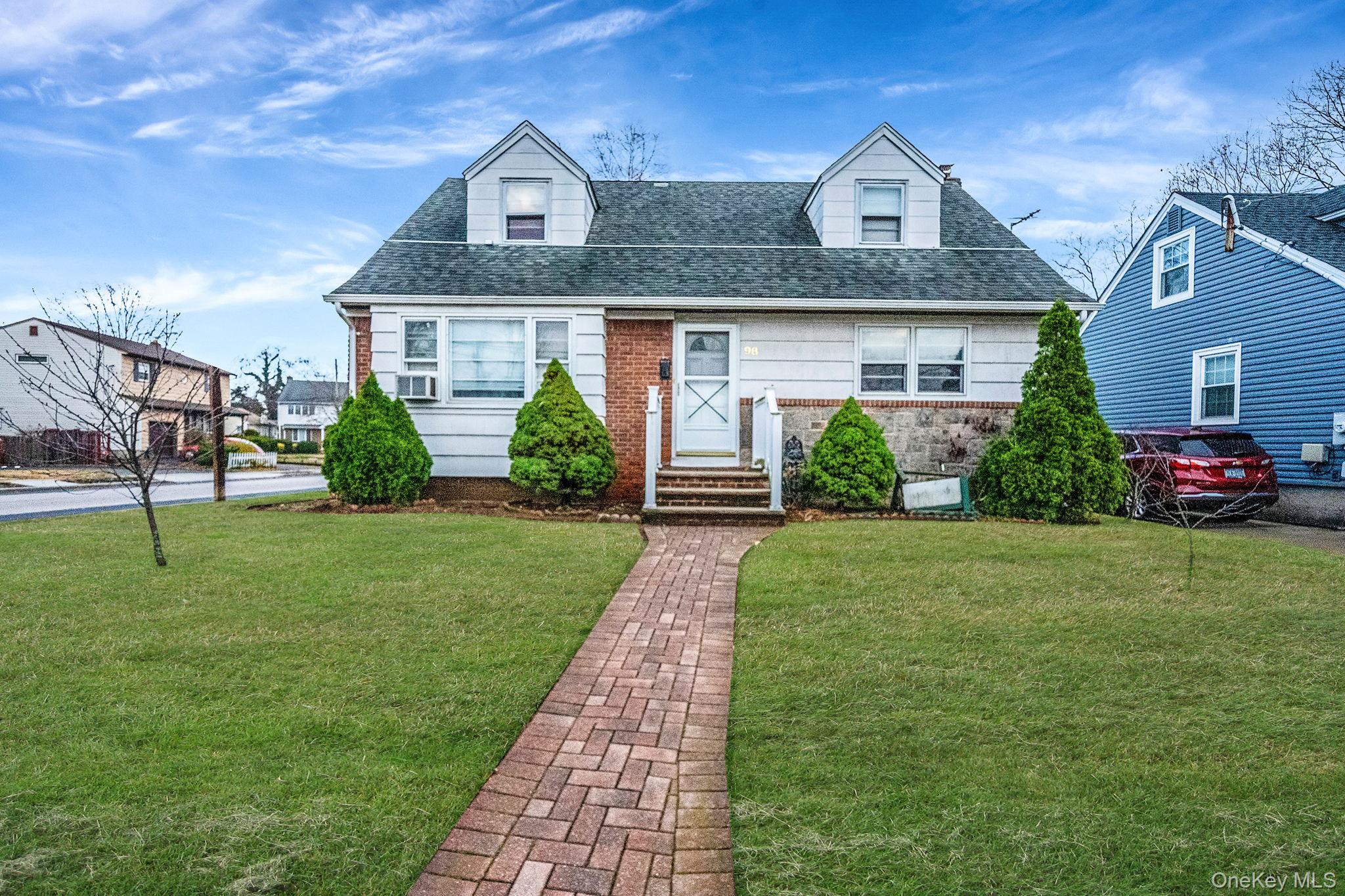 98 Miriam St, Valley Stream, NY 11581, USA property photo