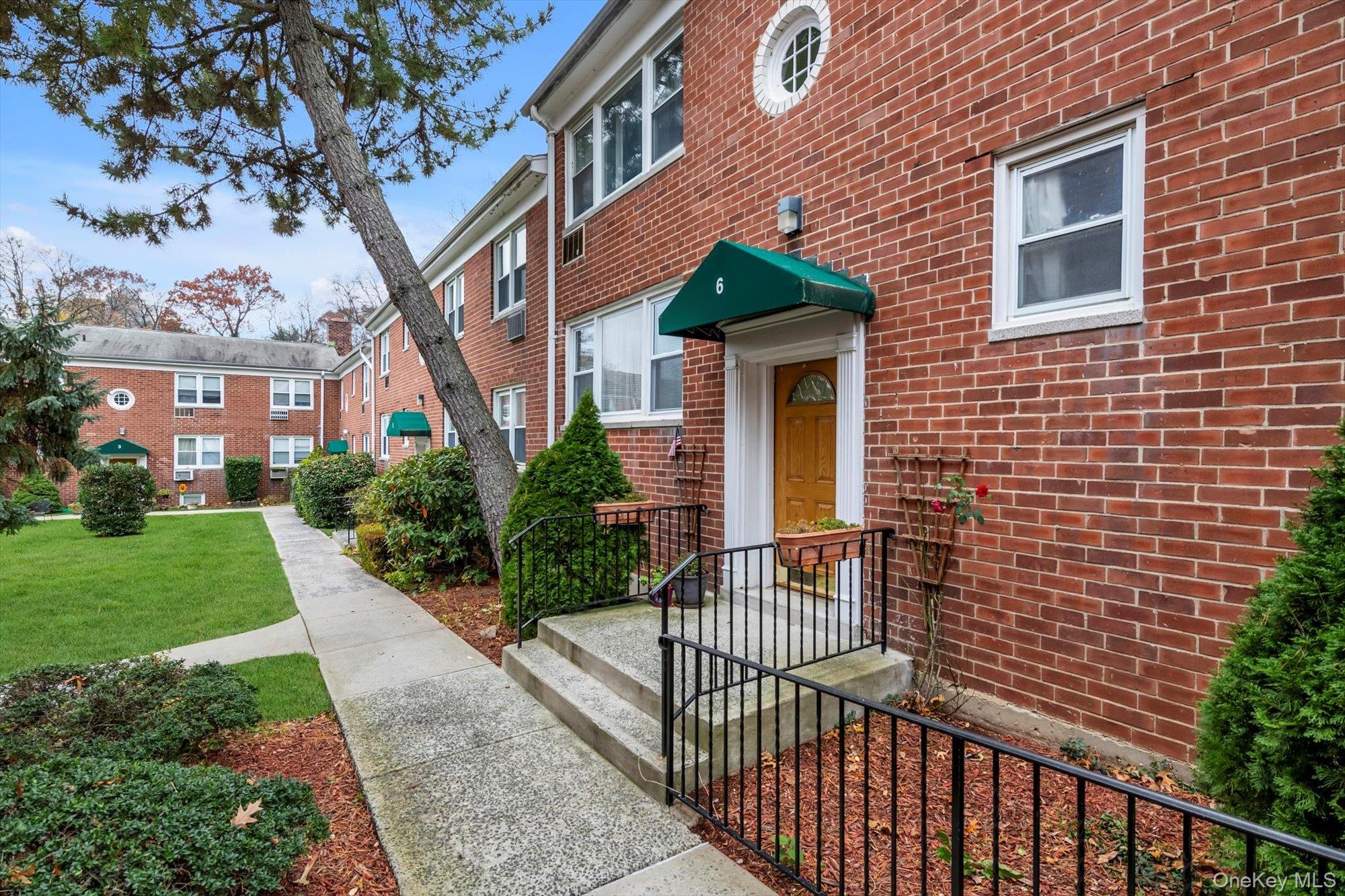 643 Pelham Rd, New Rochelle, NY 10805, USA property photo