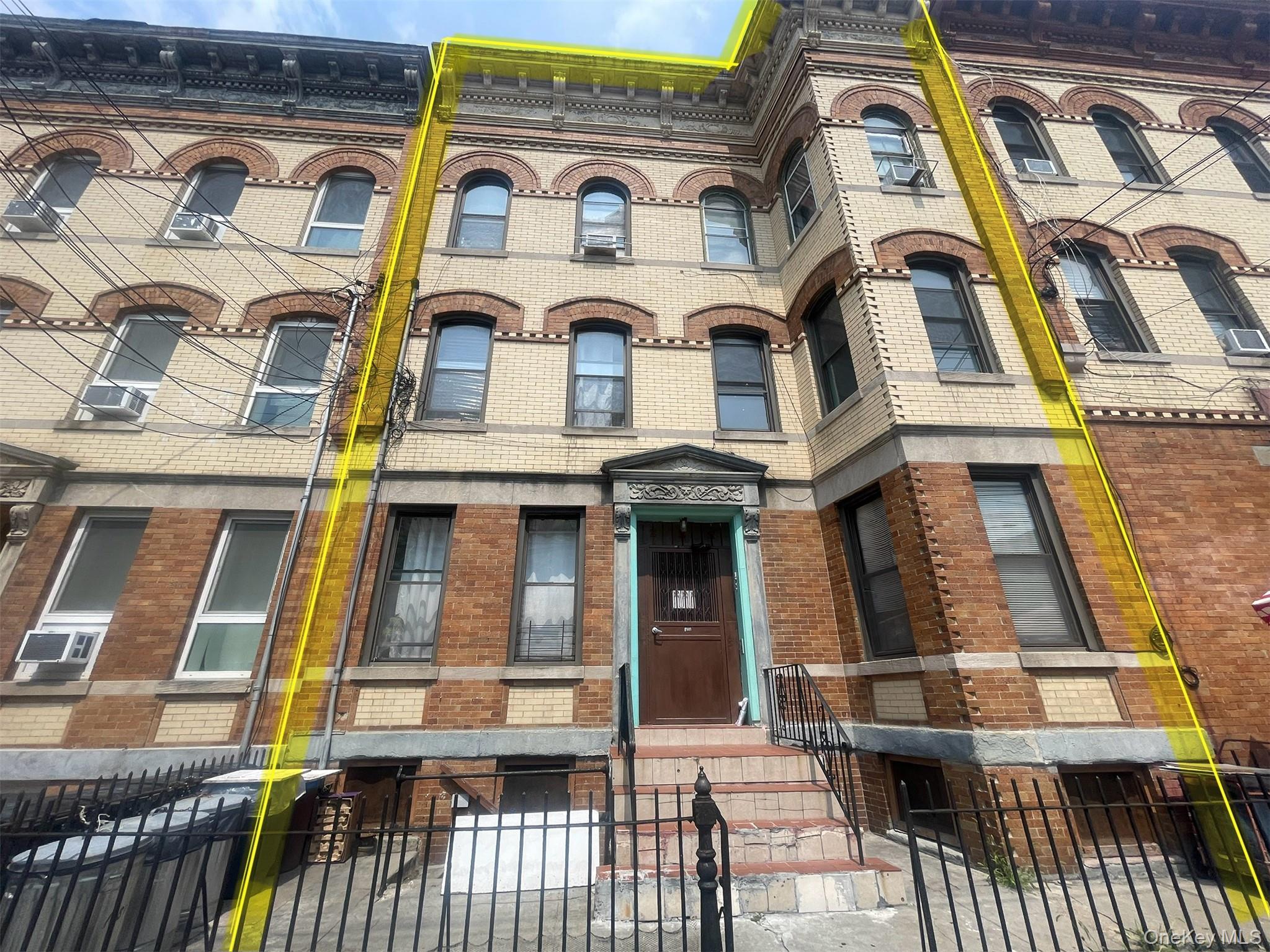 18-81 Putnam Ave, Flushing, NY 11385, USA property photo