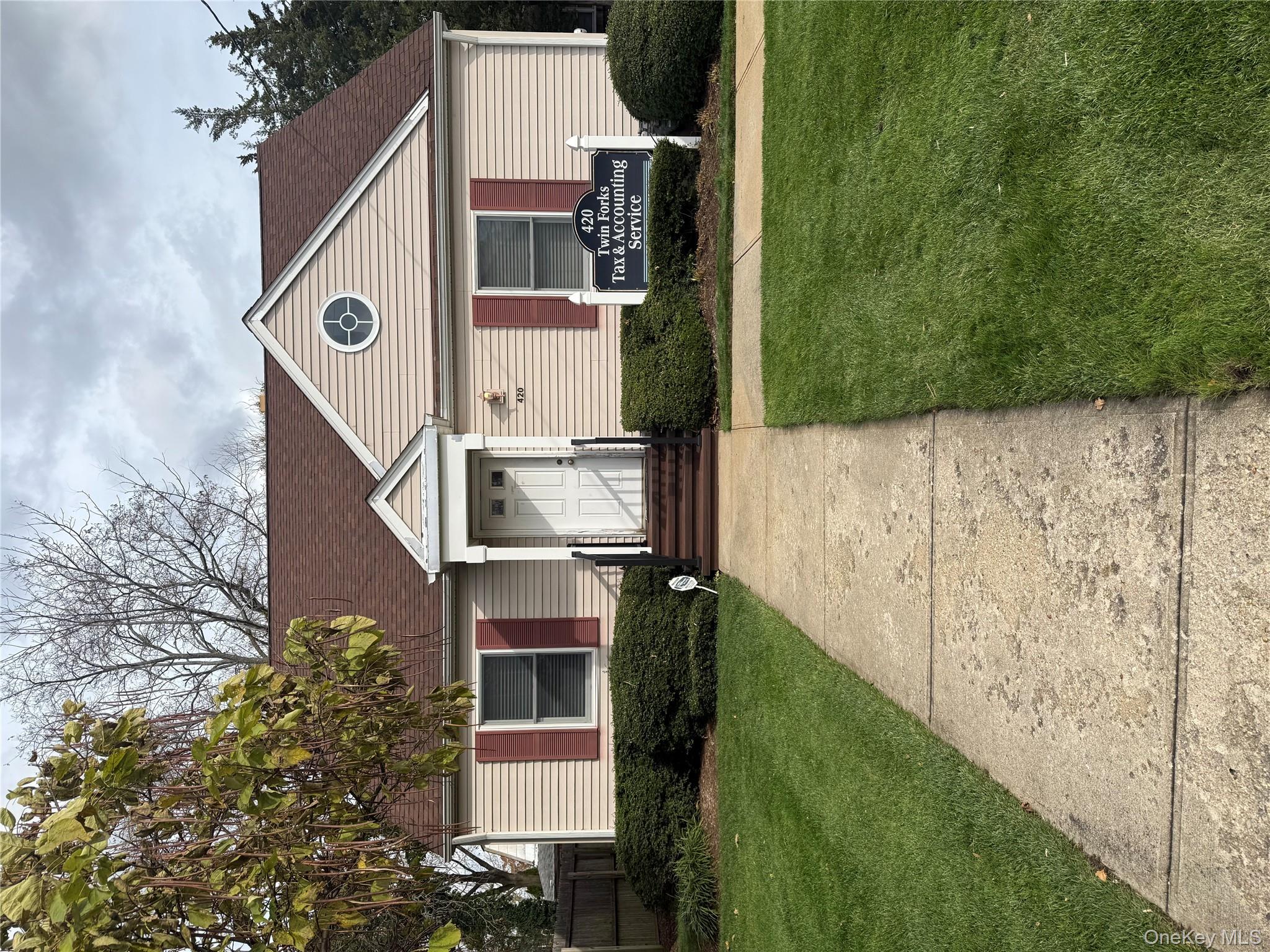 420 Osborn Ave, Riverhead, NY 11901, USA property photo
