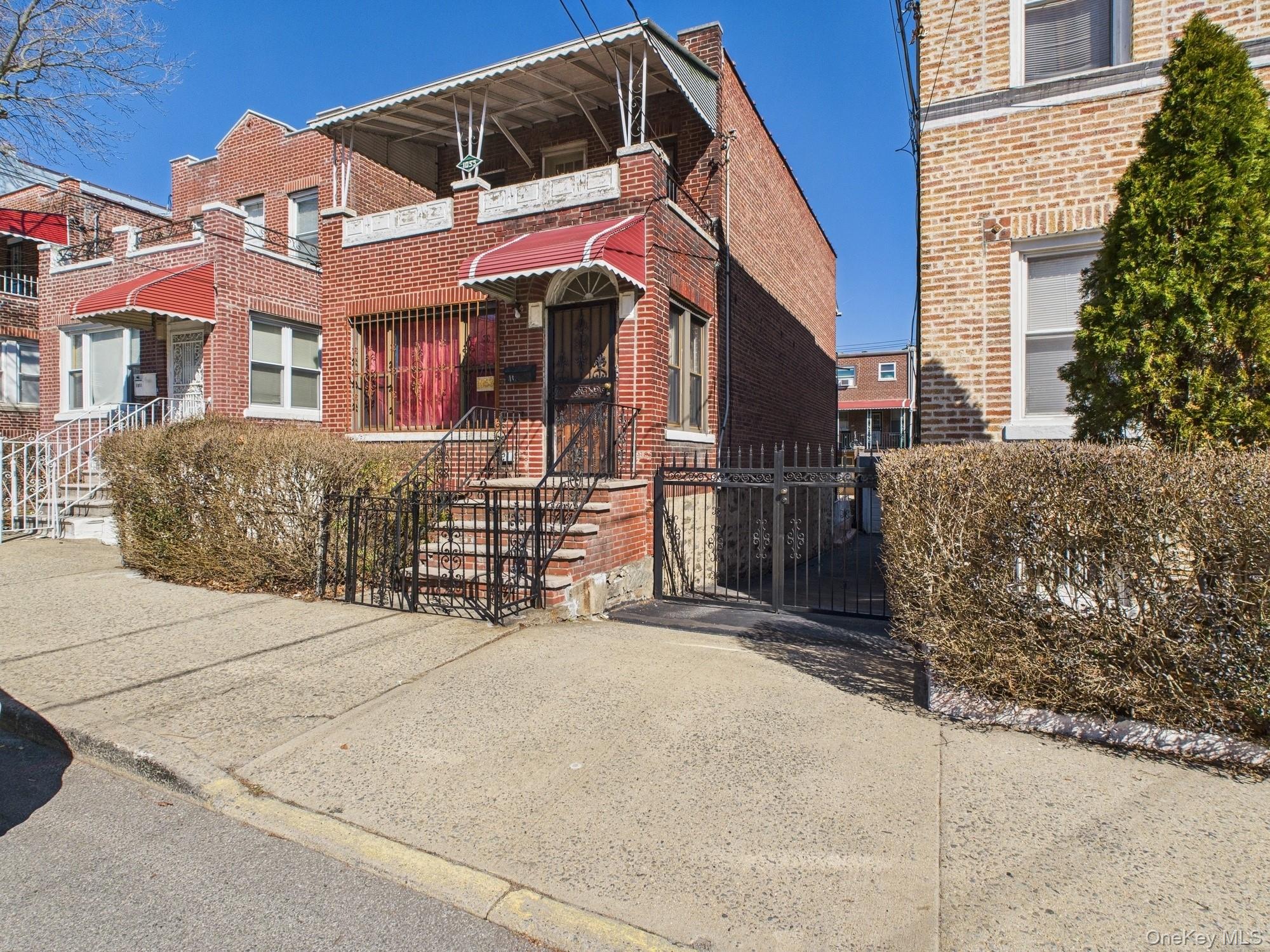 1053 E 232nd St, Bronx, NY 10466, USA property photo