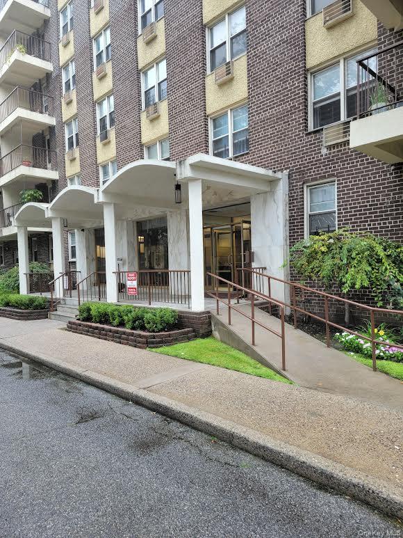 140-55 34th Ave APT 6C, Flushing, NY 11354, USA property photo