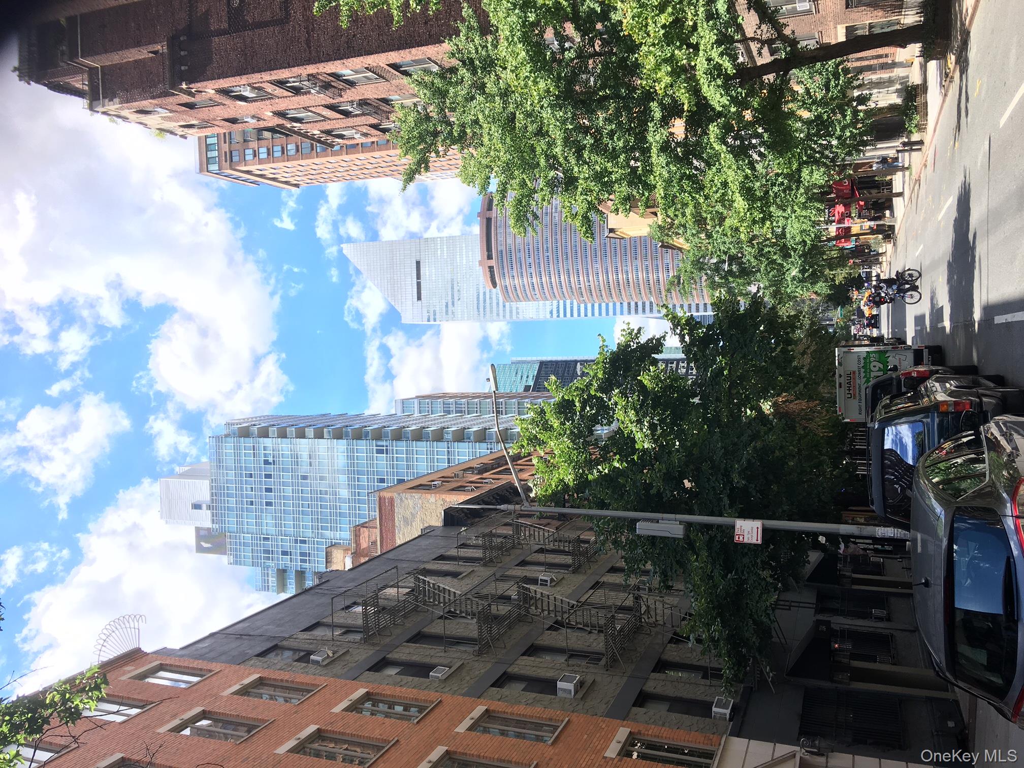 334 E 53rd St, New York, NY 10022, USA property photo
