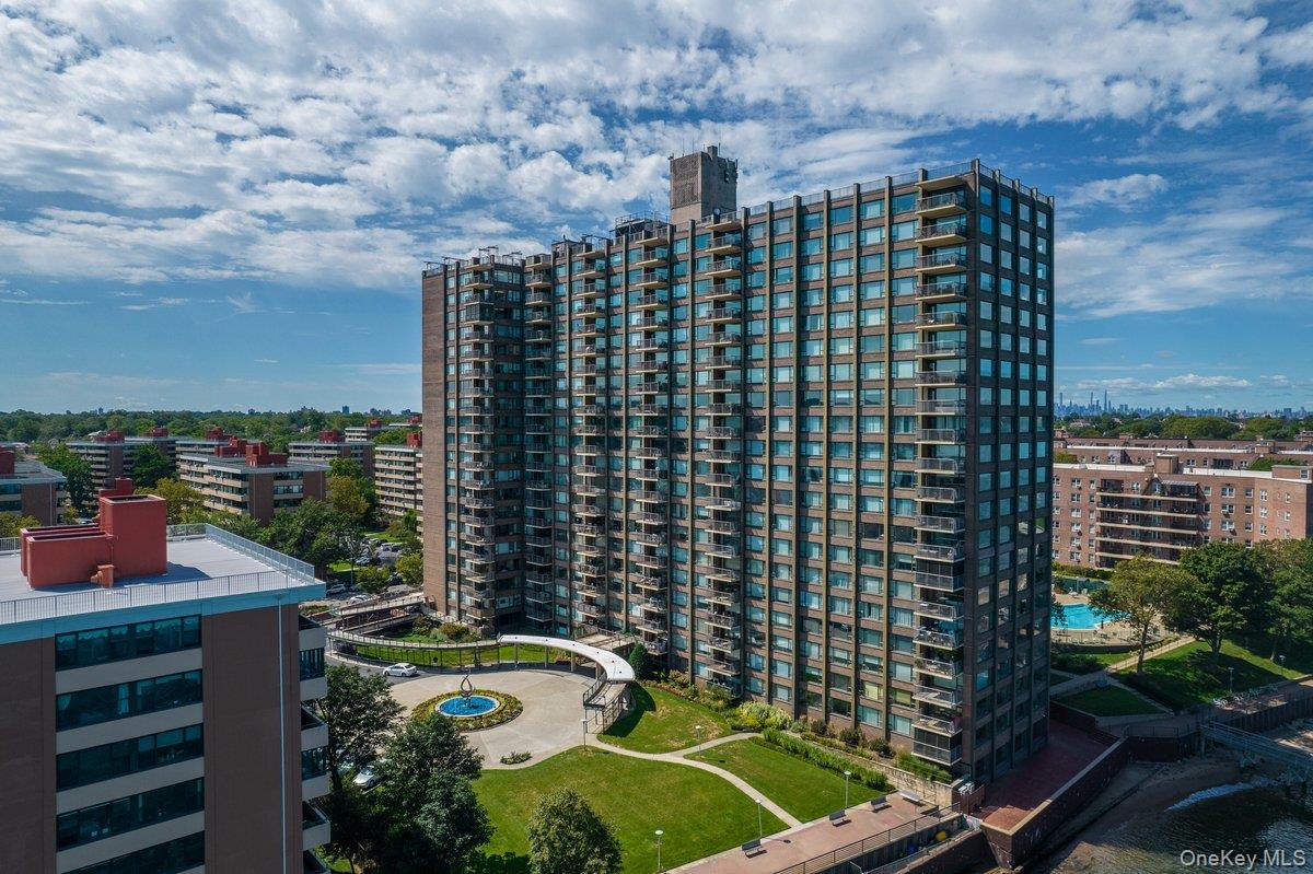 166-25 Powells Cove Boulevard Unit 3D Beechhurst, NY 11357 property photo