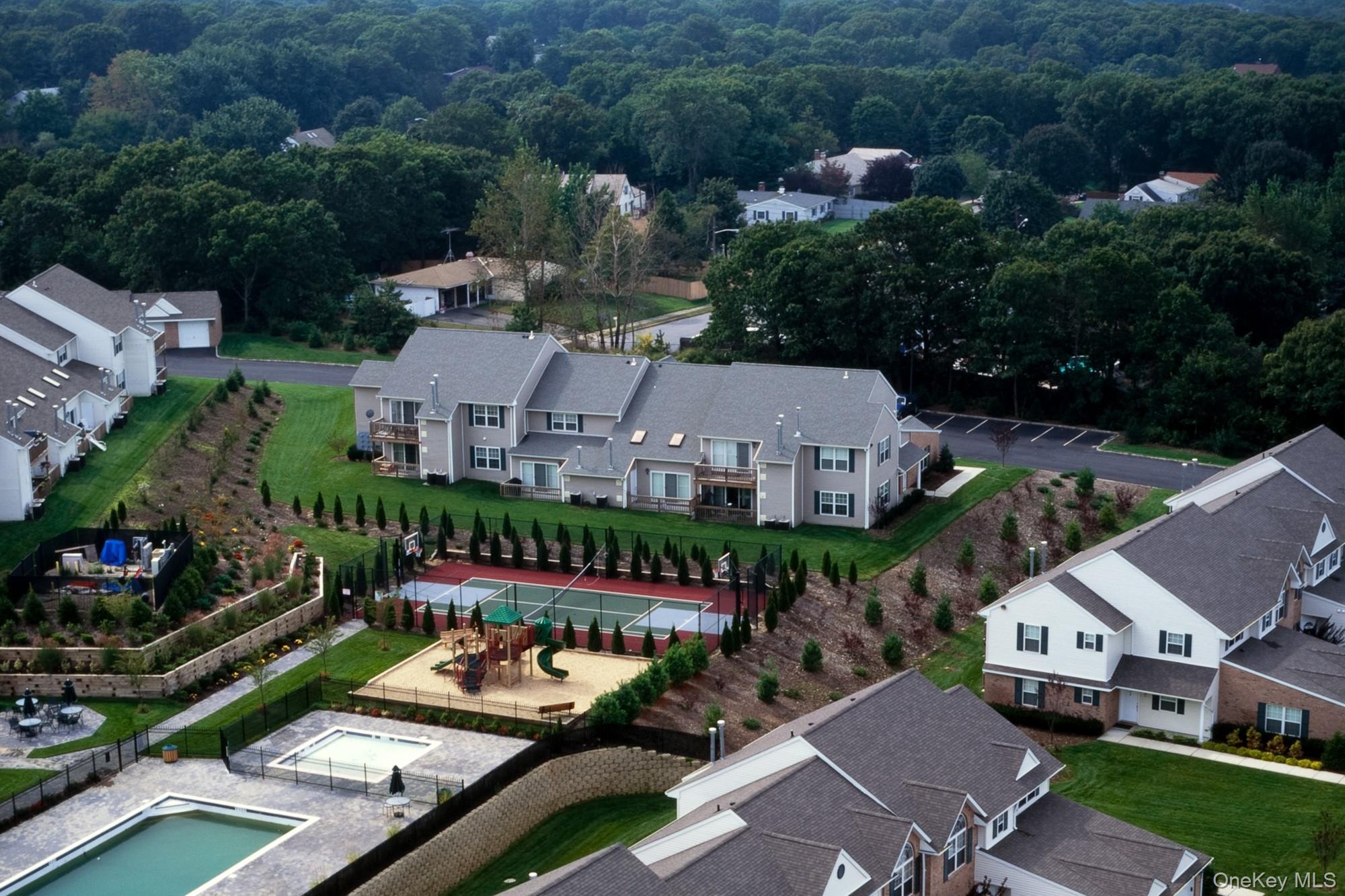 96 Horizon View Dr, Farmingville, NY 11738, USA property photo