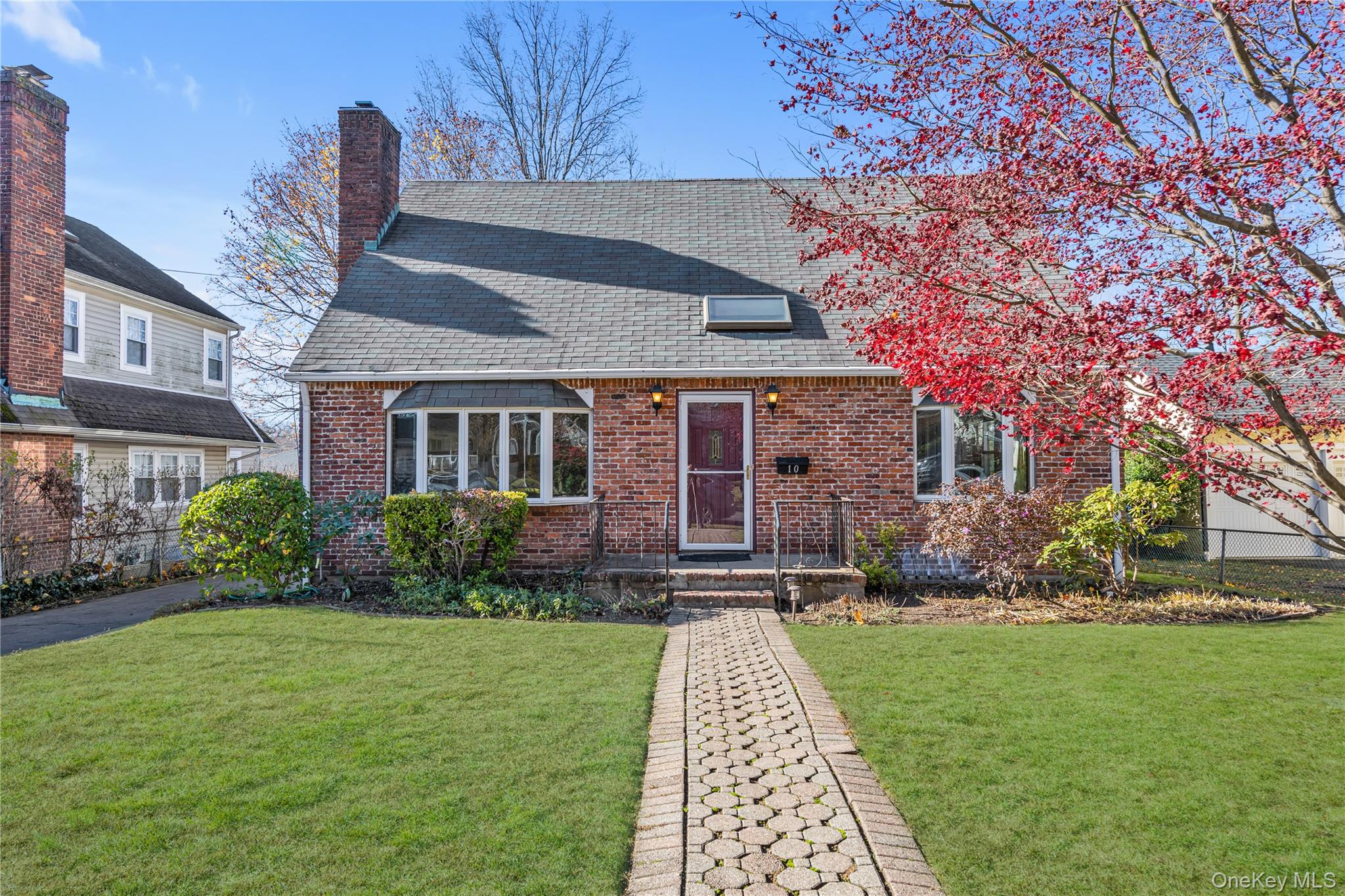 10 Fairfield Ave, Port Washington, NY 11050, USA property photo
