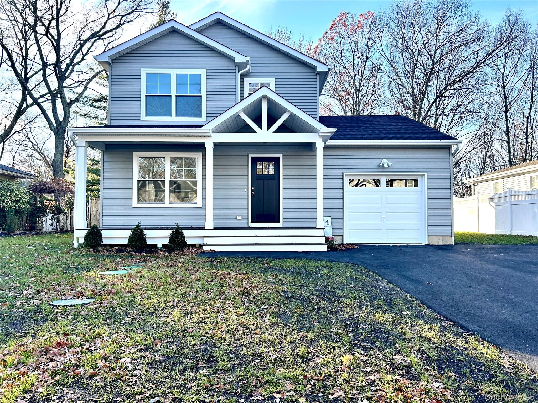 75 2nd St #2nd, Ronkonkoma, NY 11779, USA property photo