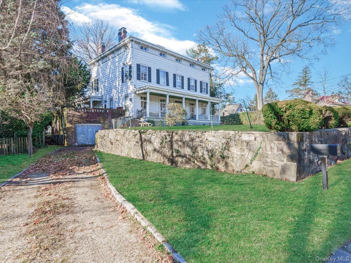 29 Center Dr, Douglaston, NY 11363, USA property photo