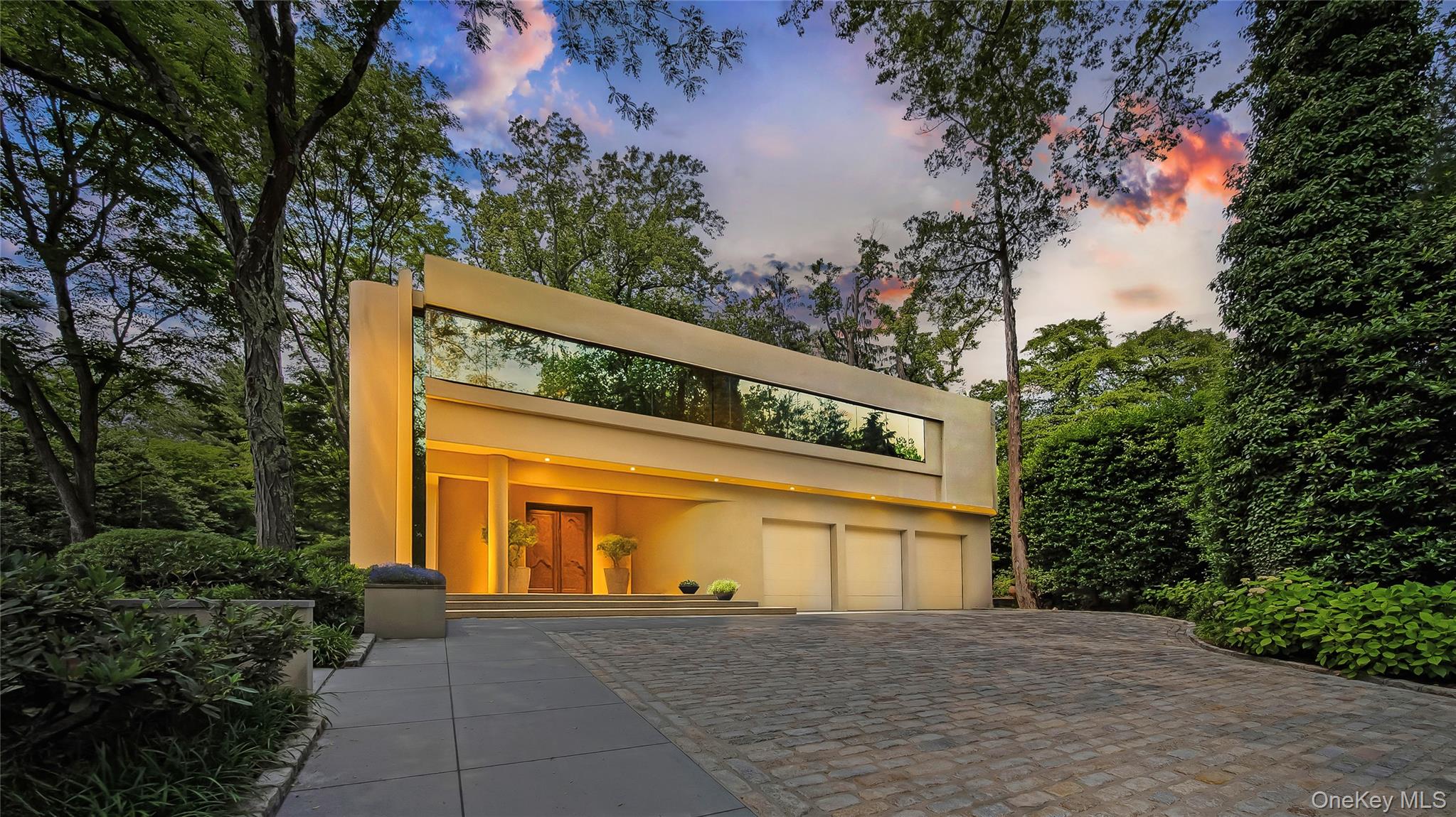 7 Folie Ct, Manhasset, NY 11030, USA property photo