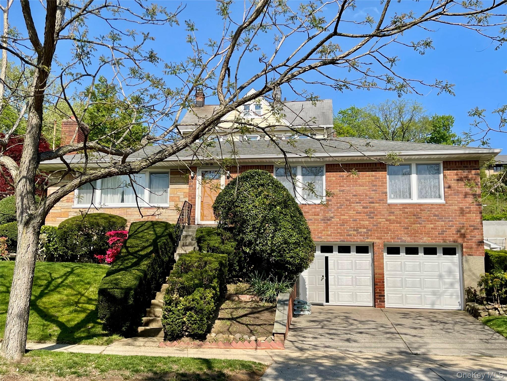 39-05 Douglaston Pkwy, Flushing, NY 11363, USA property photo