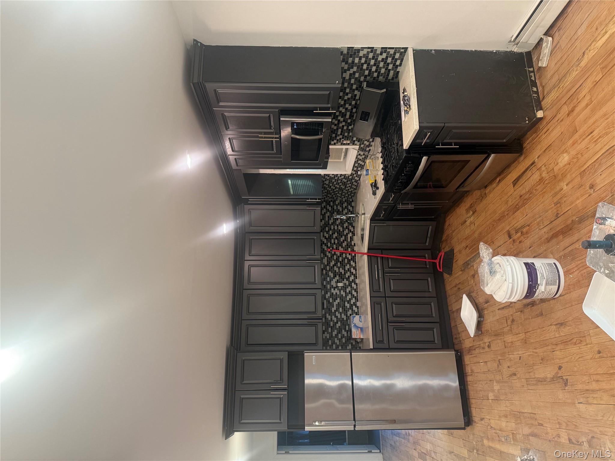 28 Clinton Ave, Inwood, NY 11096, USA property photo