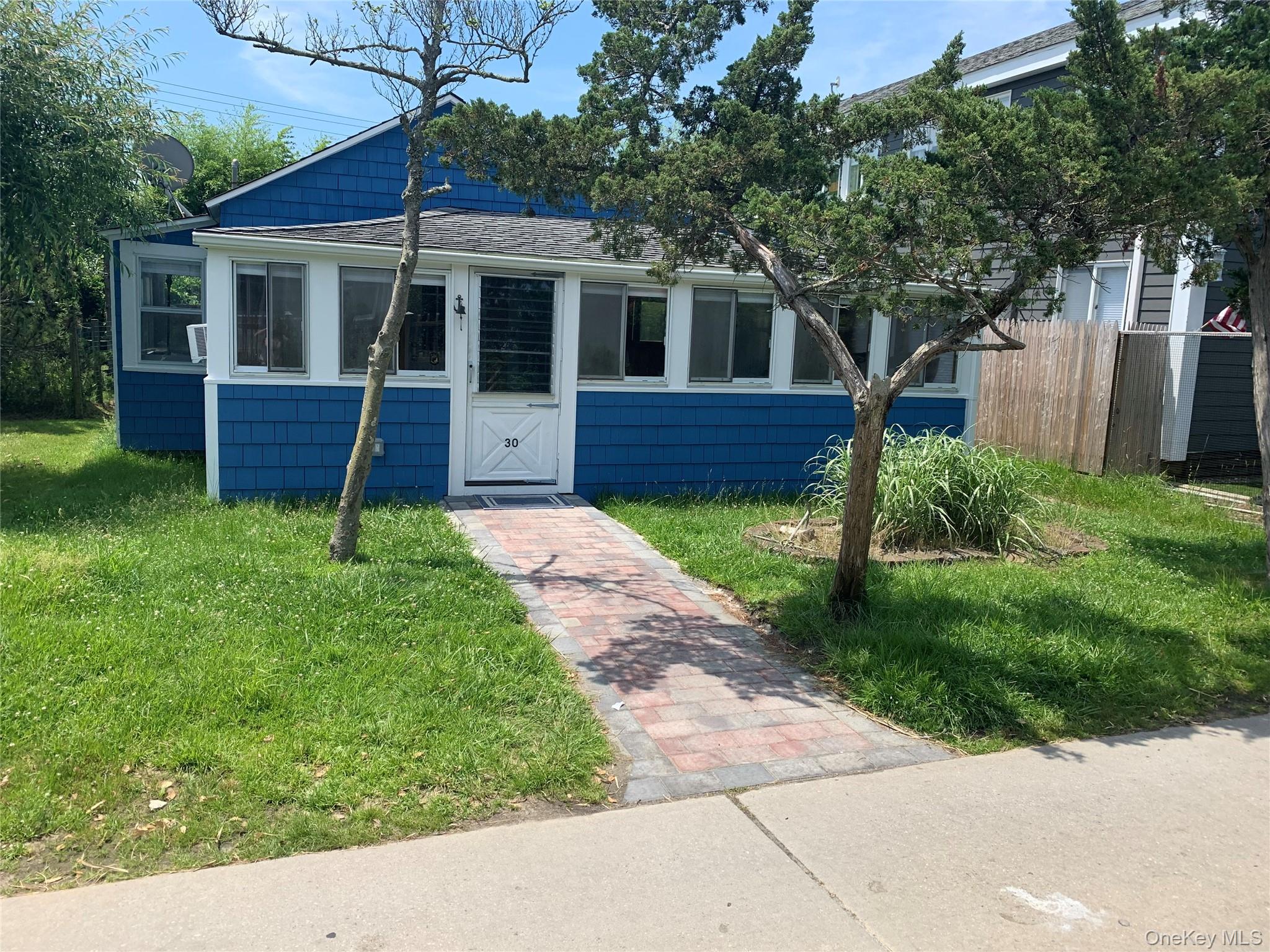30 Bungalow Ln, Ocean Beach, NY 11770, USA property photo