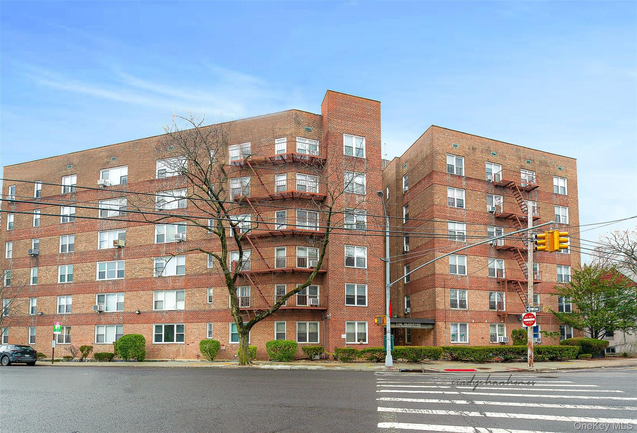 74-45 Yellowstone Blvd, Flushing, NY 11374, USA property photo