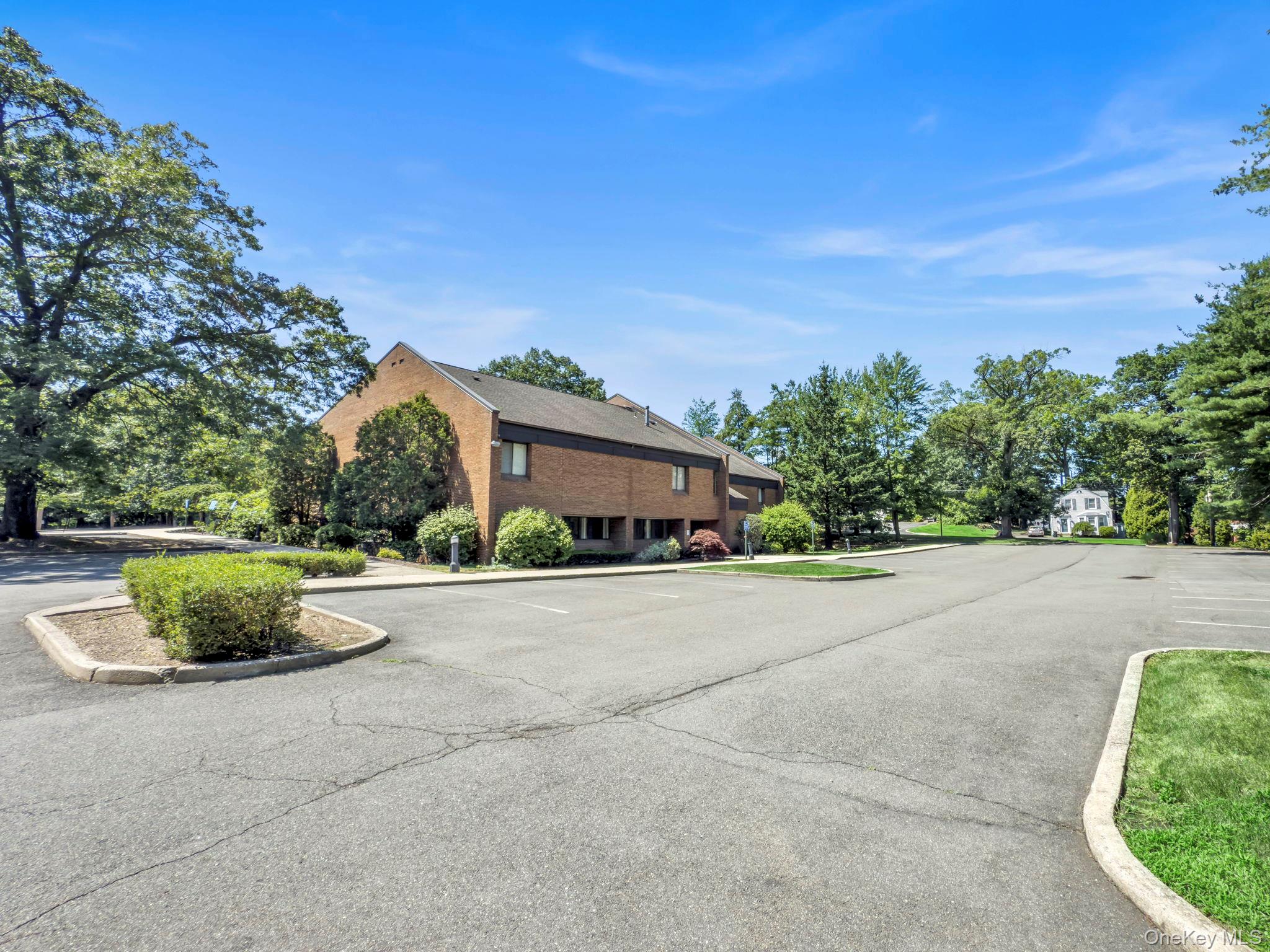 103 Dutch Hill Rd, Orangeburg, NY 10962, USA property photo