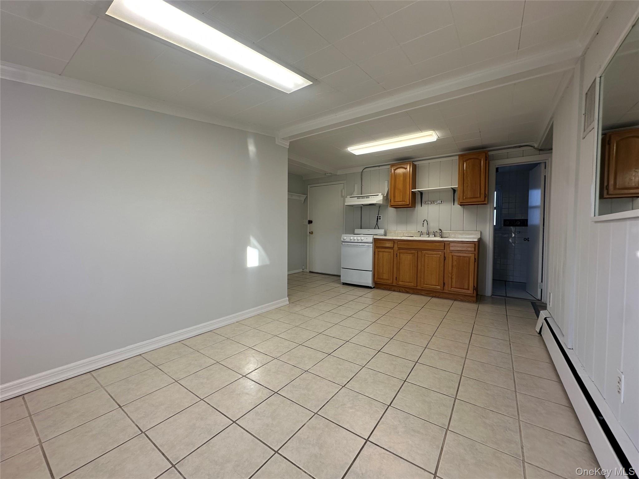 3 Maple St, Glen Head, NY 11545, USA property photo