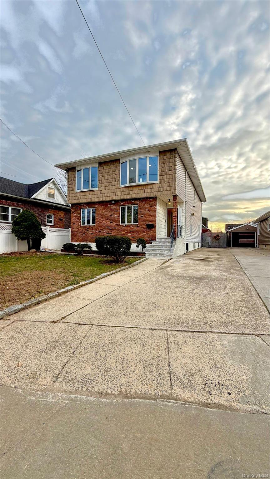 60 St Johns Ave, Valley Stream, NY 11580, USA property photo