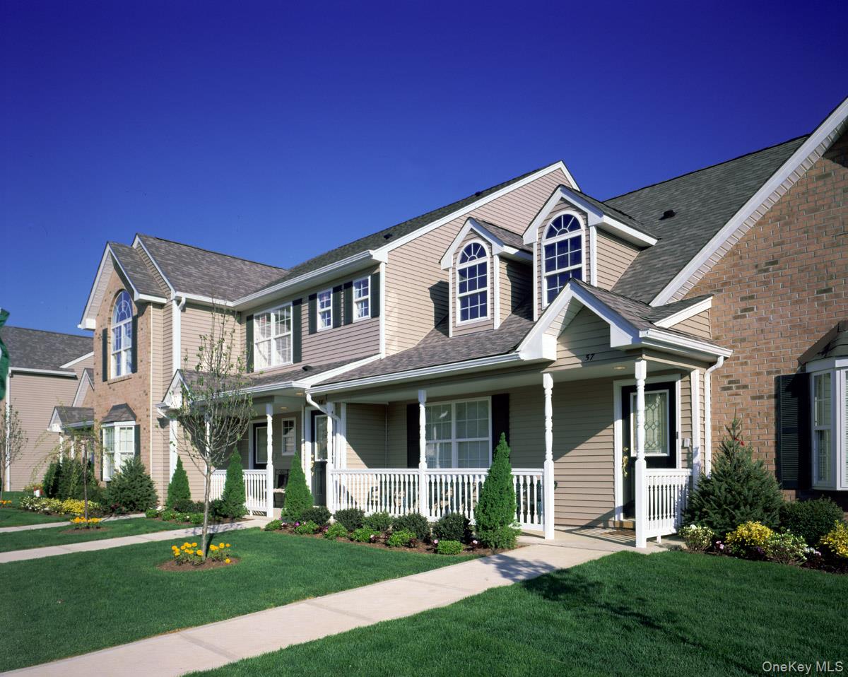 131 Village Green Dr, Port Jefferson Station, NY 11776, USA property photo