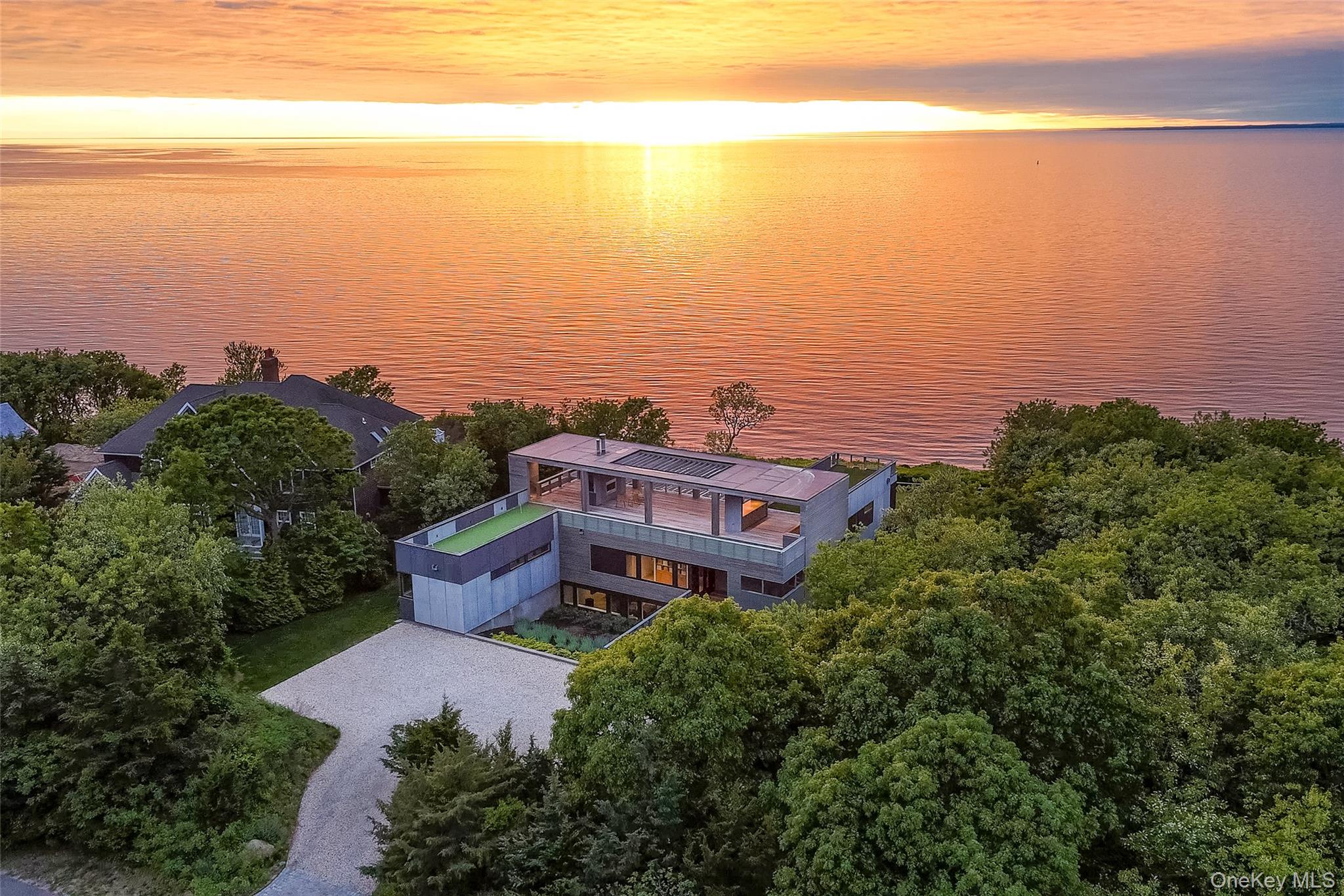 470 Lloyds Ln, Mattituck, NY 11952, USA property photo