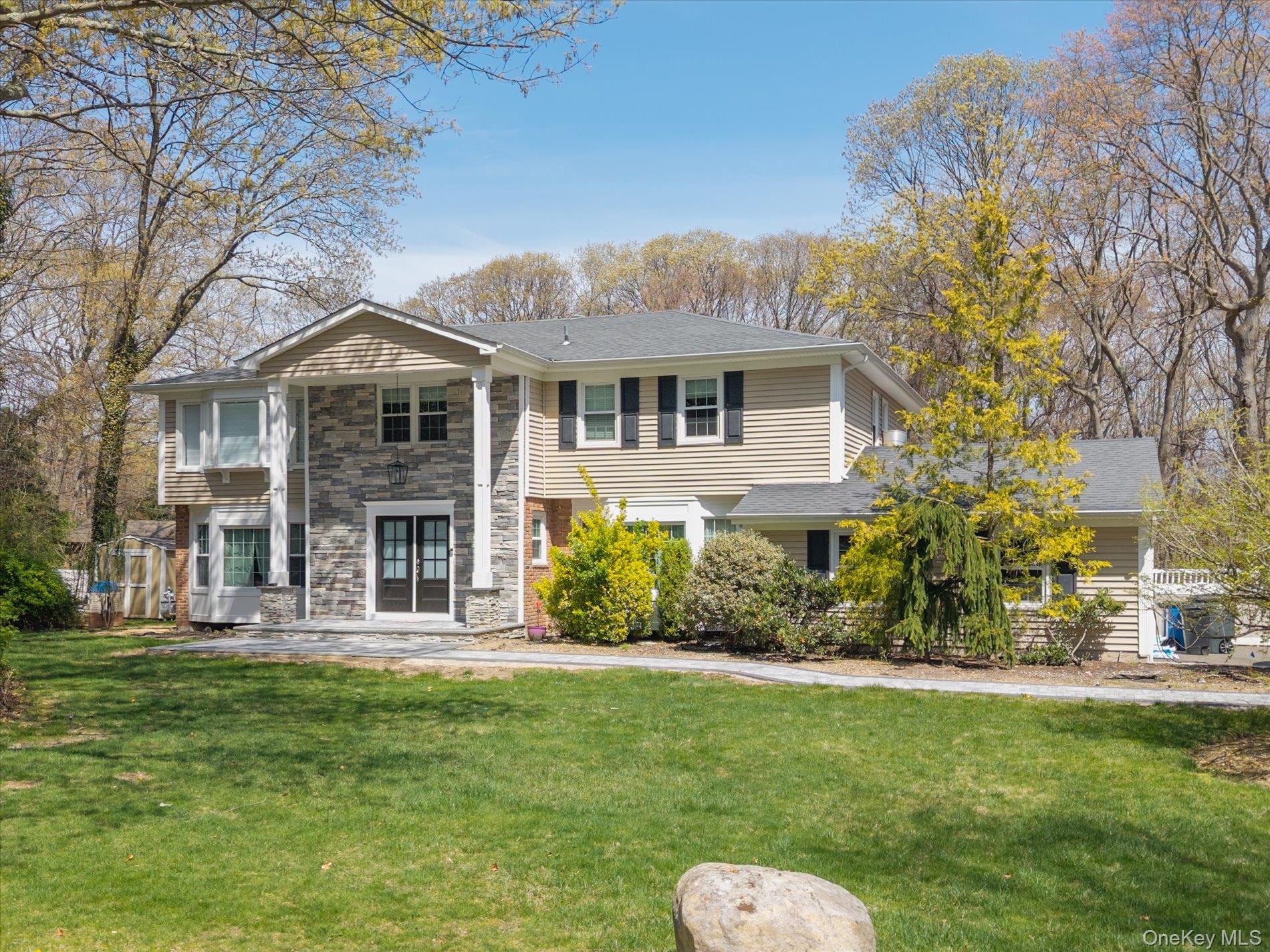 10 Stony Run Ct, Dix Hills, NY 11746, USA property photo