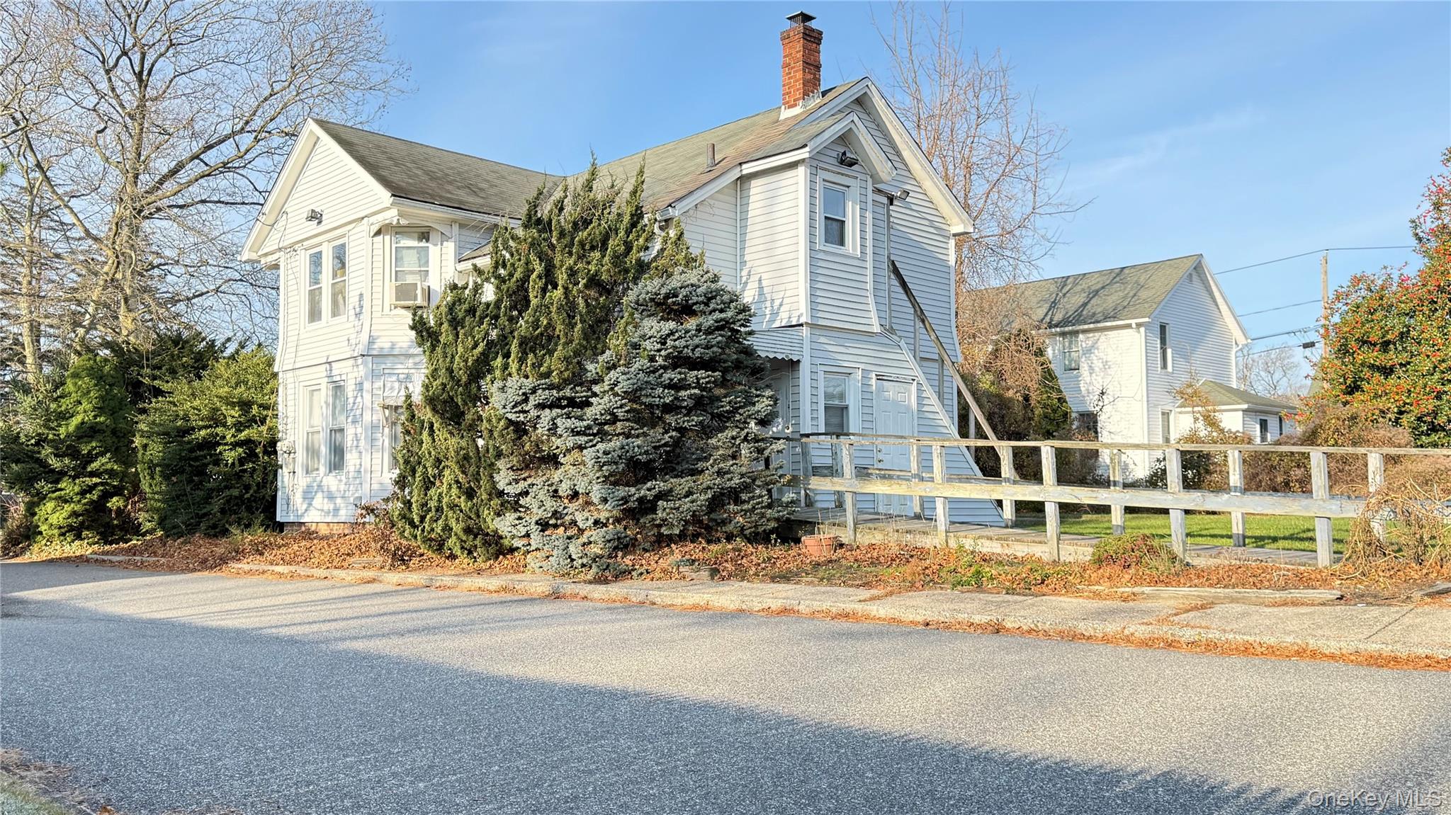 982 Roanoke Ave, Riverhead, NY 11901, USA property photo