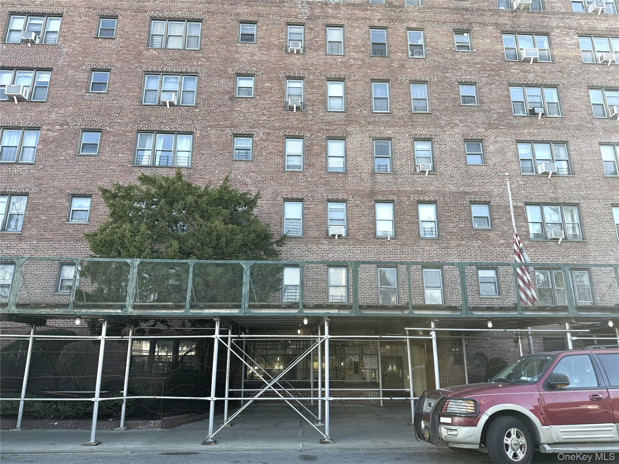 143-50 Hoover Ave Unit 204 Briarwood, NY 11435 property photo