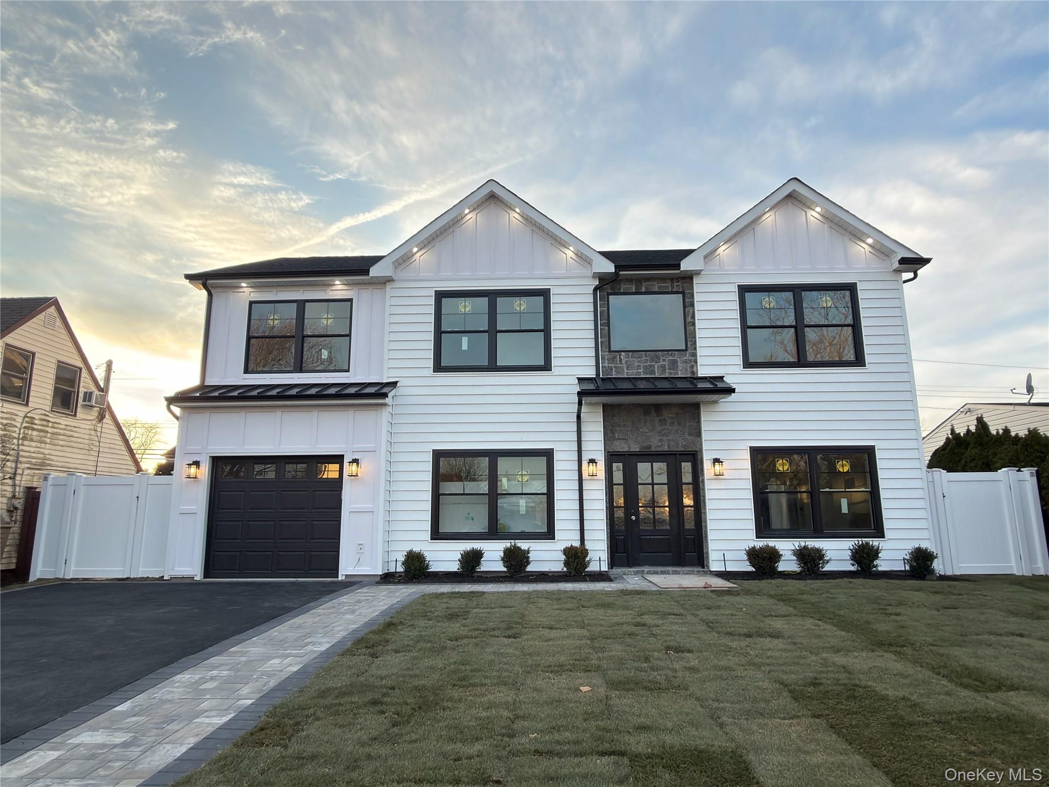 12 Dahlia Ln, Wantagh, NY 11793, USA property photo
