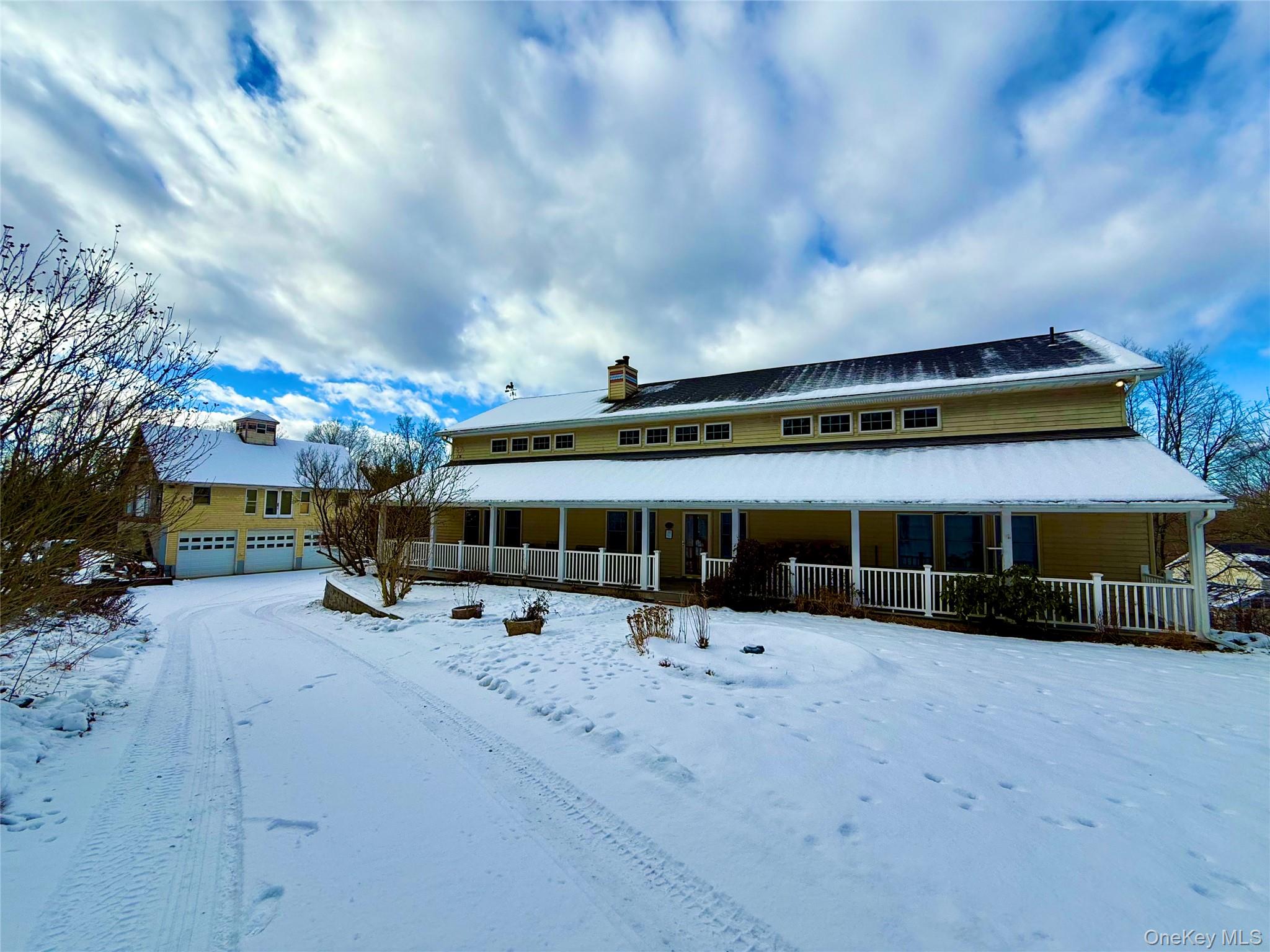 912-918 Hollow Rd, Salt Point, NY 12578, USA property photo