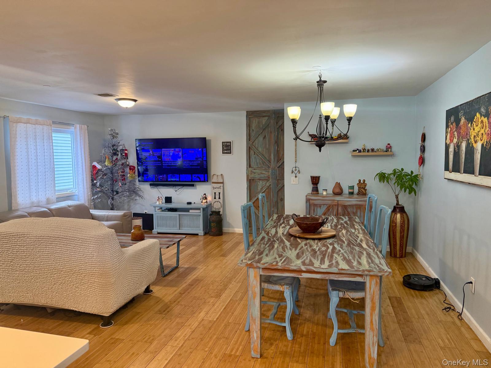 129 Nassau Ln, Island Park, NY 11558, USA property photo