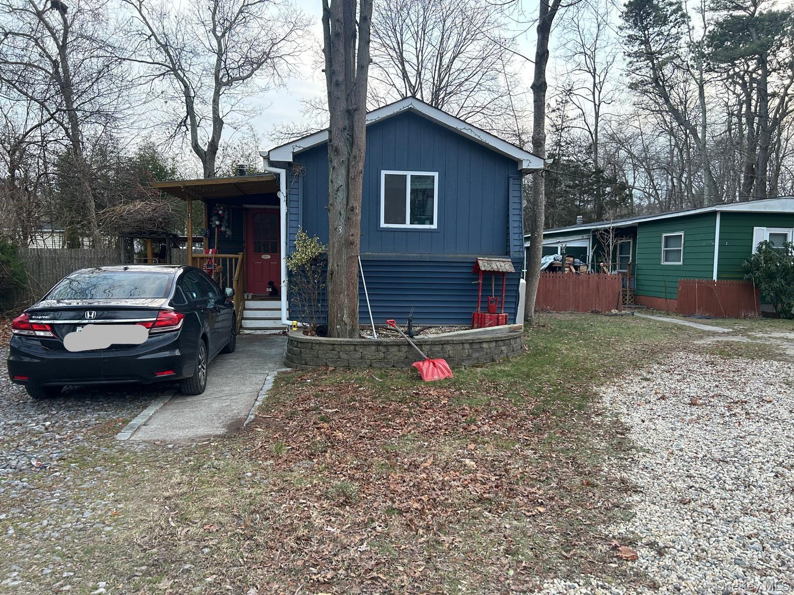 83 Forge Rd, Riverhead, NY 11901, USA property photo