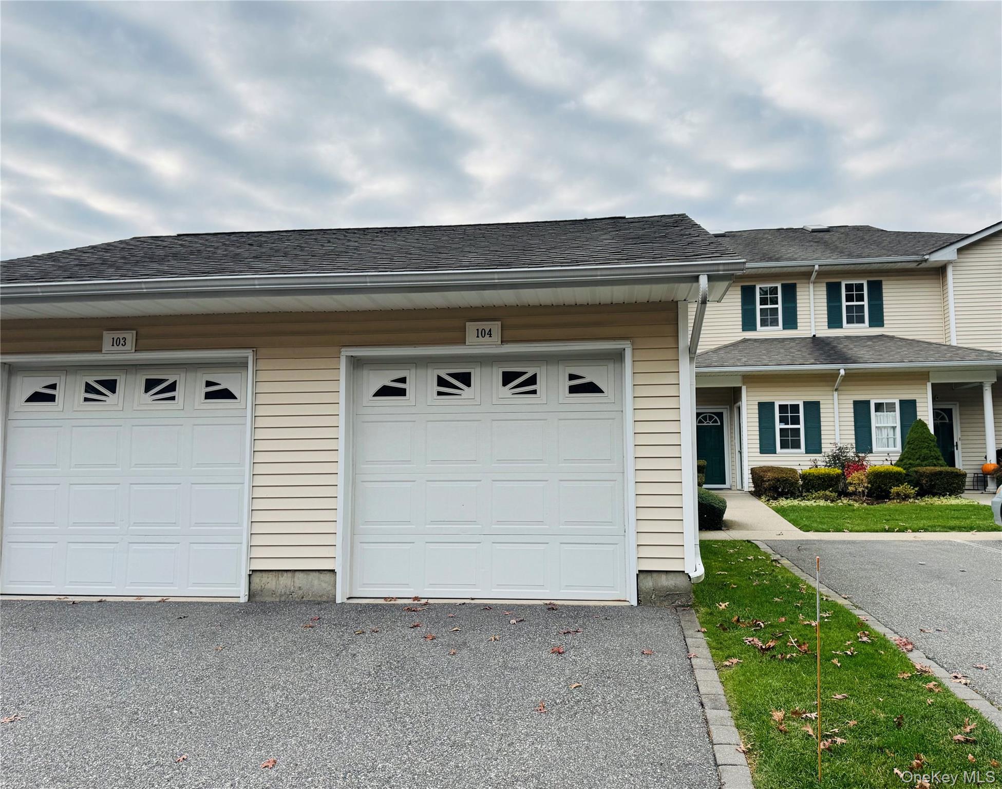 104 Aerie Way, East Quogue, NY 11942, USA property photo