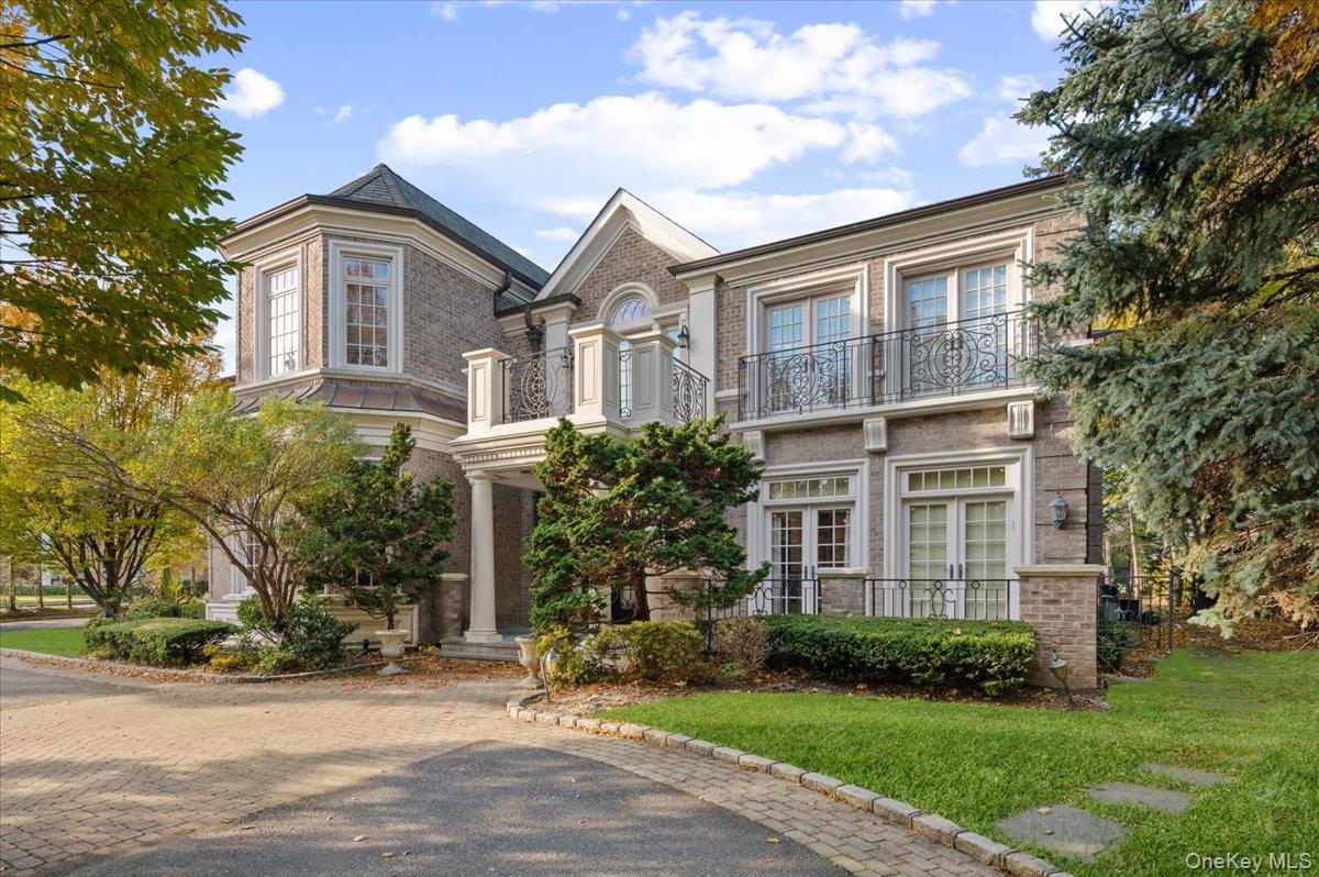 24 Beechwood Dr, Lawrence, NY 11559, USA property photo