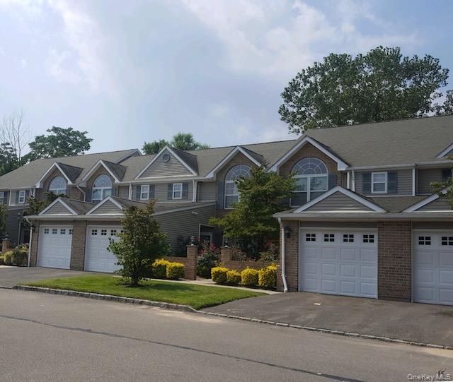 76 Horizon View Dr, Farmingville, NY 11738, USA property photo