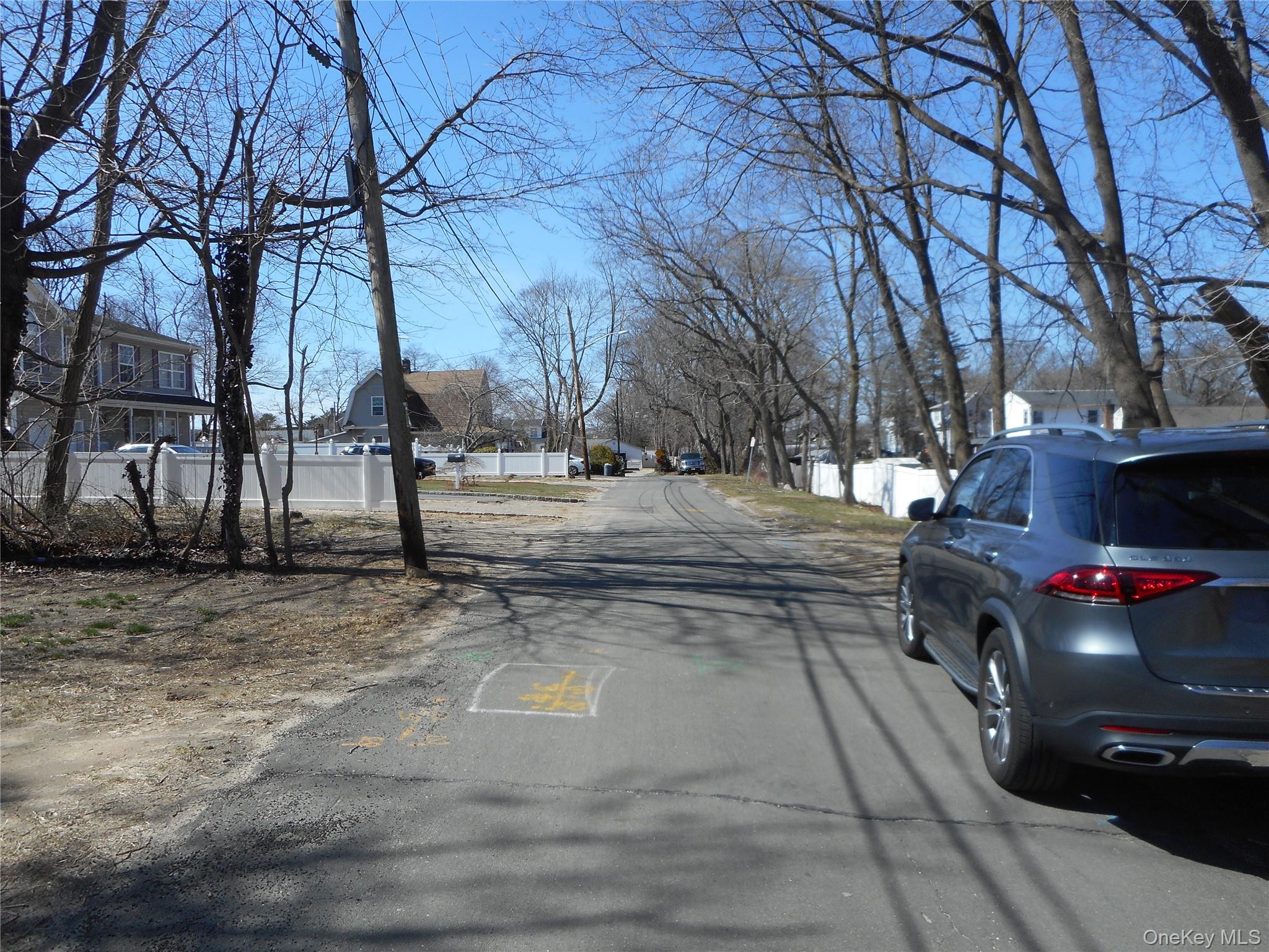 45 Brewster Ln, Amityville, NY 11701, USA property photo