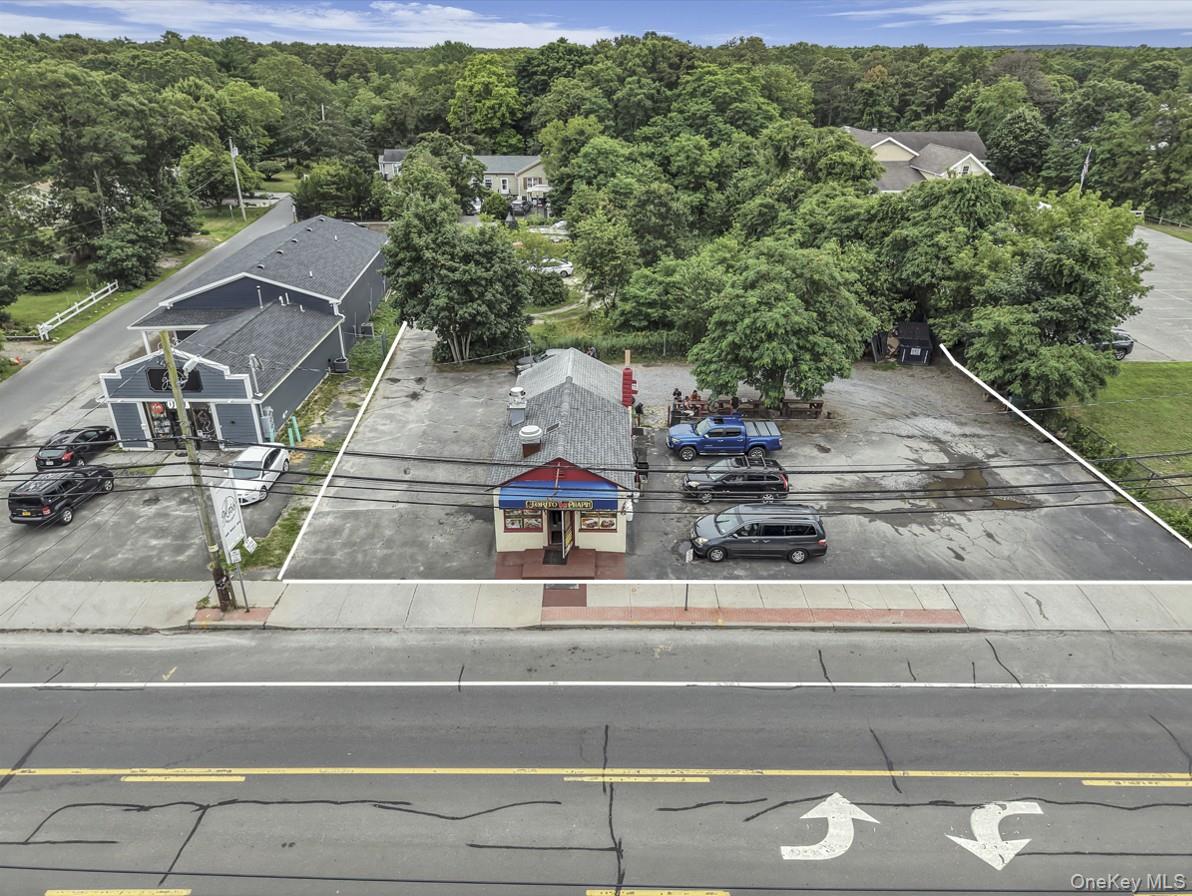 669 Flanders Rd, Riverhead, NY 11901, USA property photo