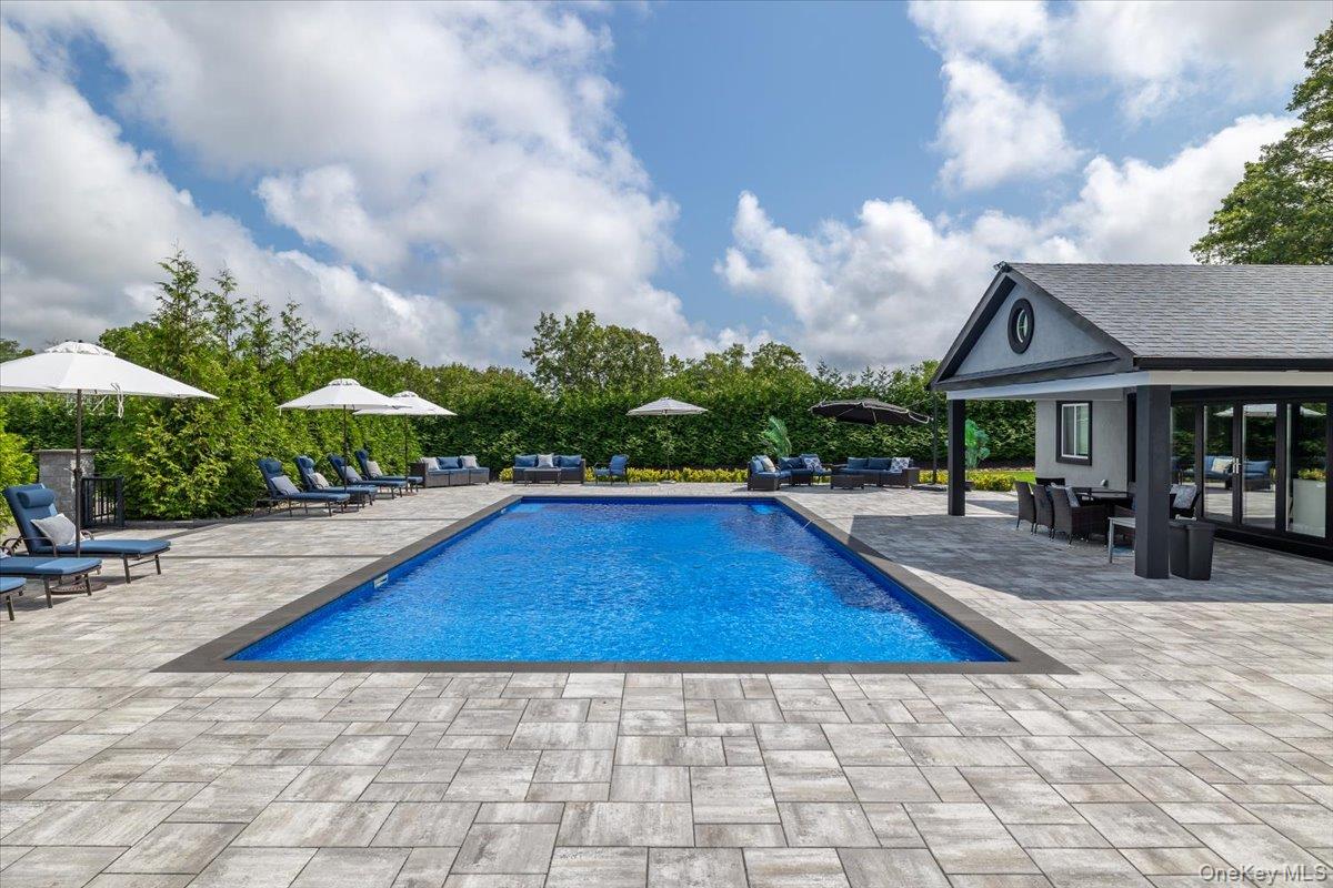 154 MacArthur Blvd, Hauppauge, NY 11788, USA property photo