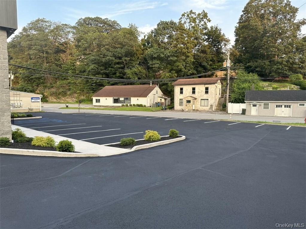 572 US-6, Mahopac, NY 10541, USA property photo