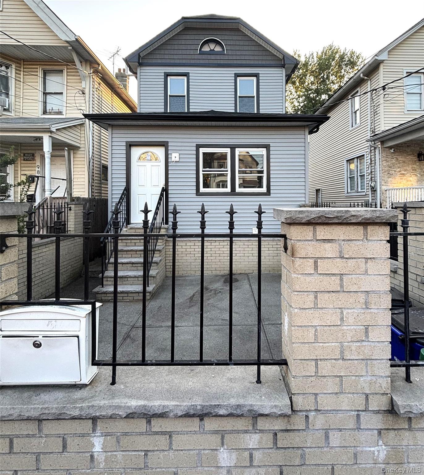 94 Lockman Ave, Staten Island, NY 10303, USA property photo