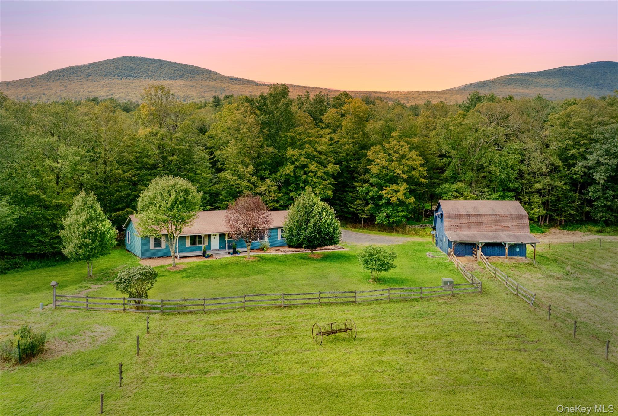 18 Jomar Ln, Olivebridge, NY 12461, USA property photo