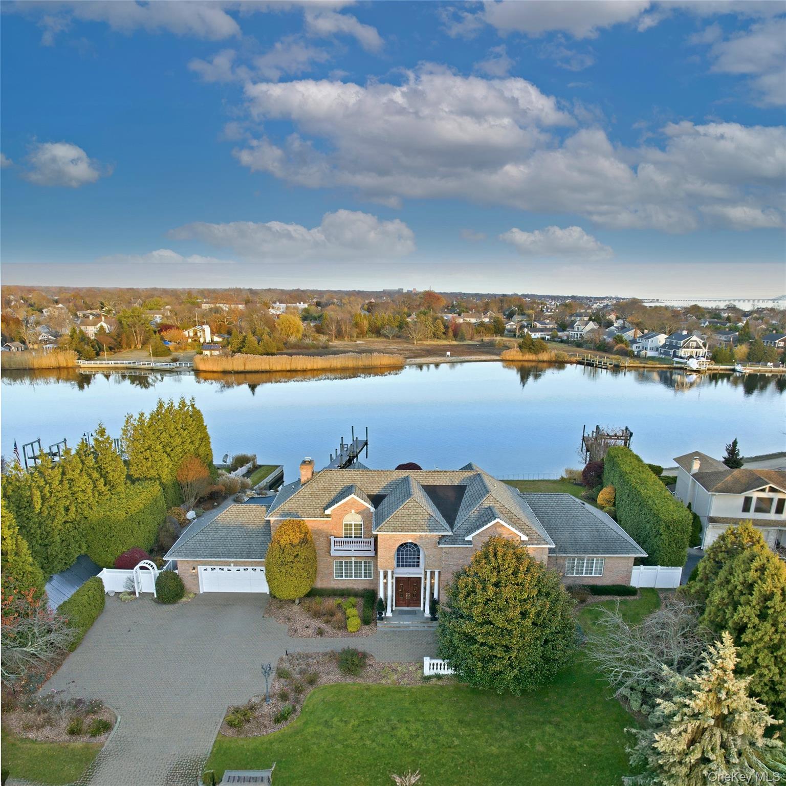165 Peninsula Dr, Babylon, NY 11702, USA property photo