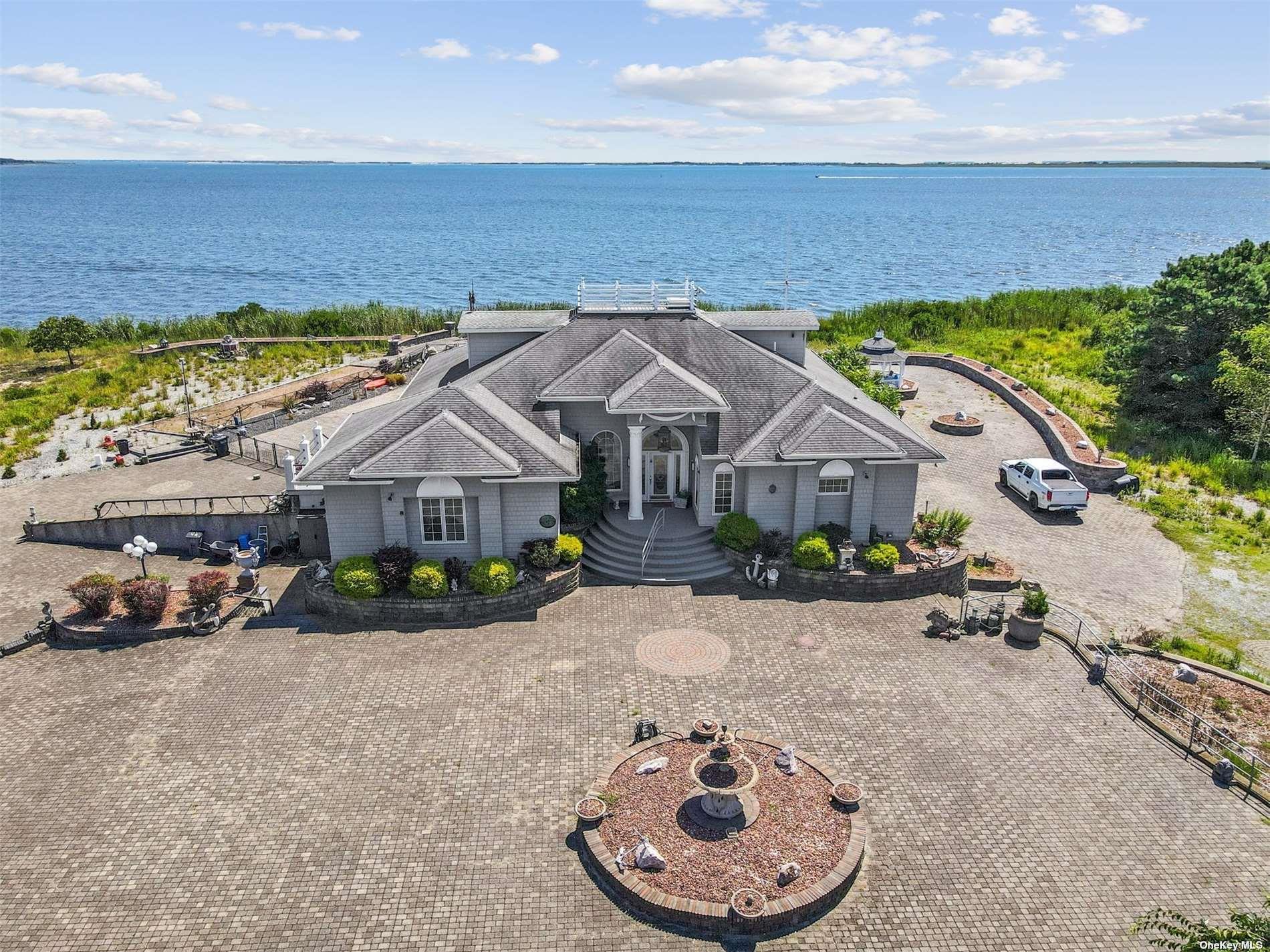48 Old Neck Rd S, Center Moriches, NY 11934, USA property photo