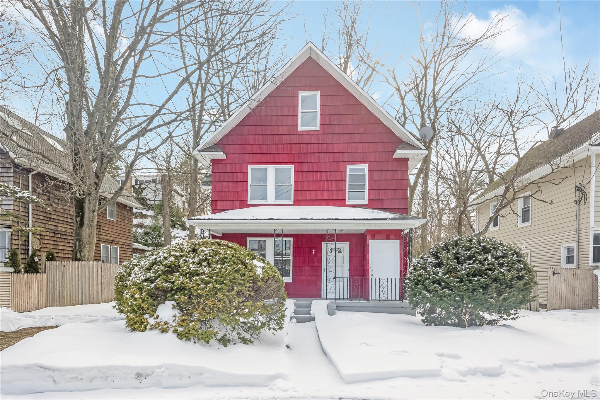7 Continental Pl, Glen Cove, NY 11542, USA property photo
