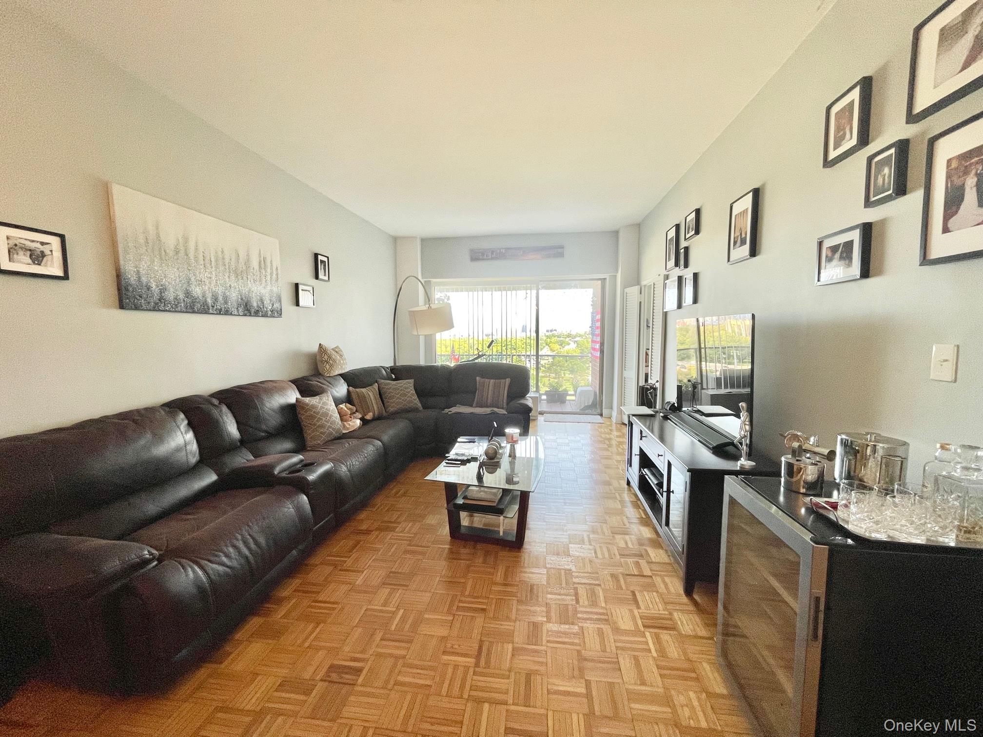 61-20 Grand Central Pkwy, Forest Hills, NY 11375, USA property photo