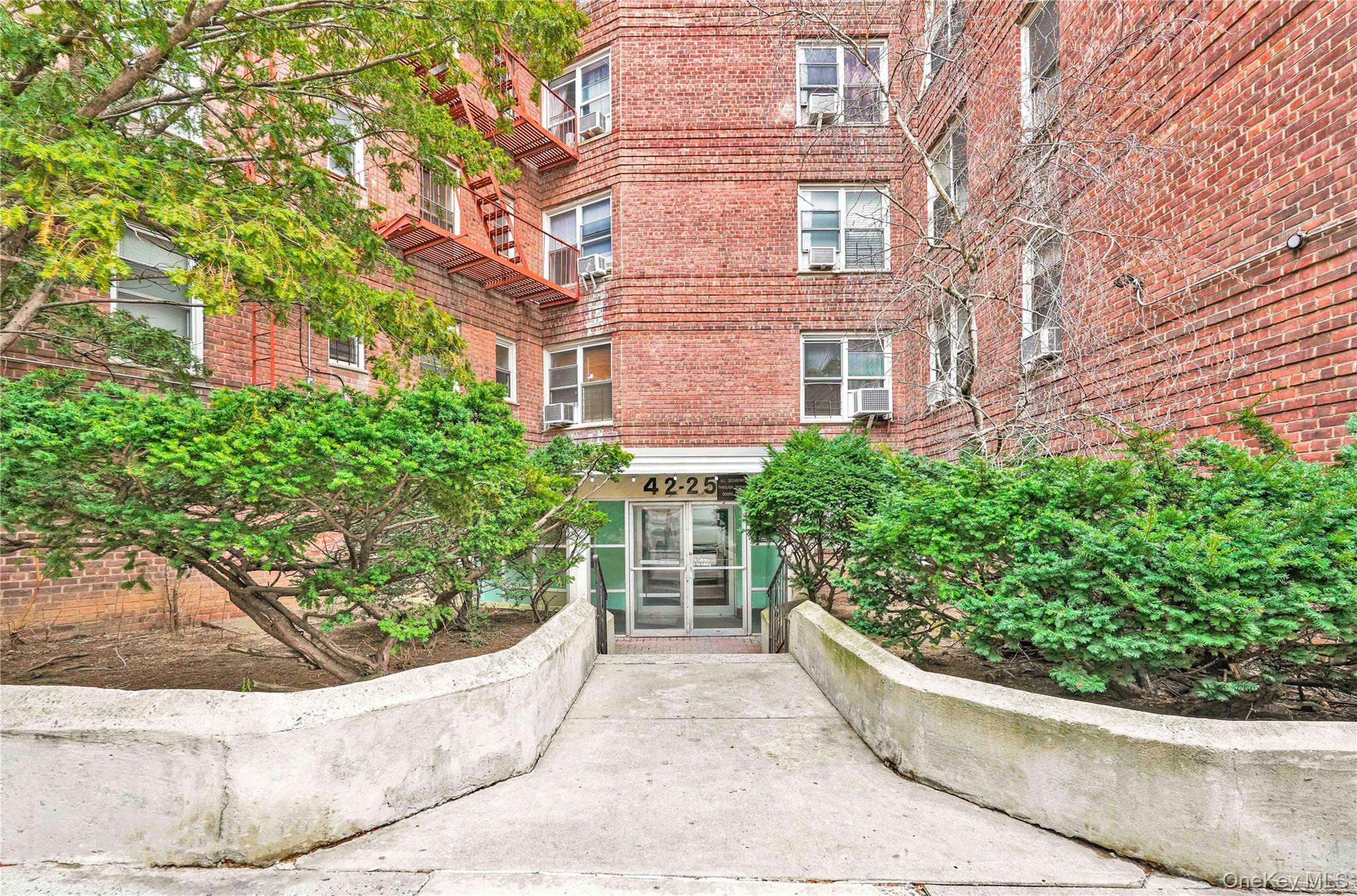 42-25 80th St, Elmhurst, NY 11373, USA property photo
