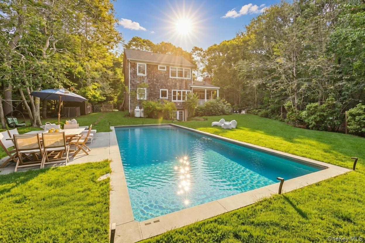 20 Howard St, East Hampton, NY 11937, USA property photo