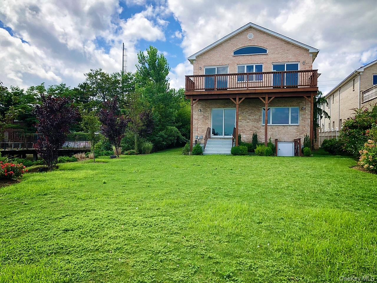 150-129 Powells Cove Blvd, Whitestone, NY 11357, USA property photo