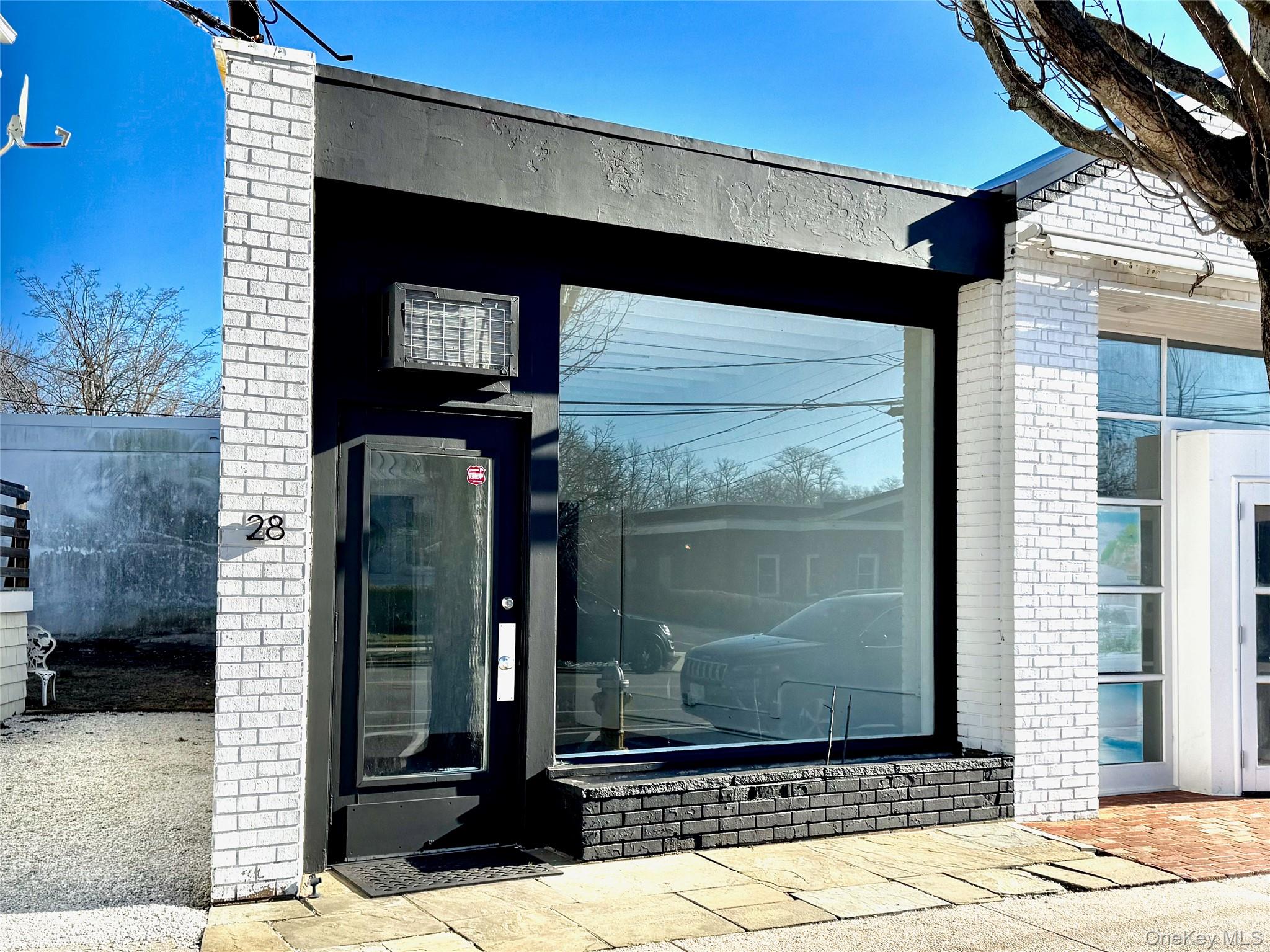 28 Nugent St, Southampton, NY 11968, USA property photo