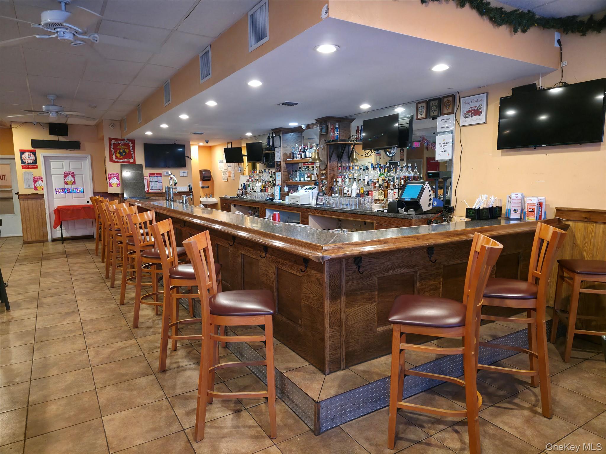 485 Waverly Ave, Patchogue, NY 11772, USA property photo