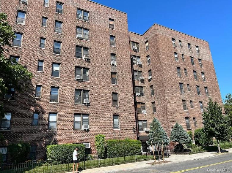 84-23 Manton St, Jamaica, NY 11435, USA property photo