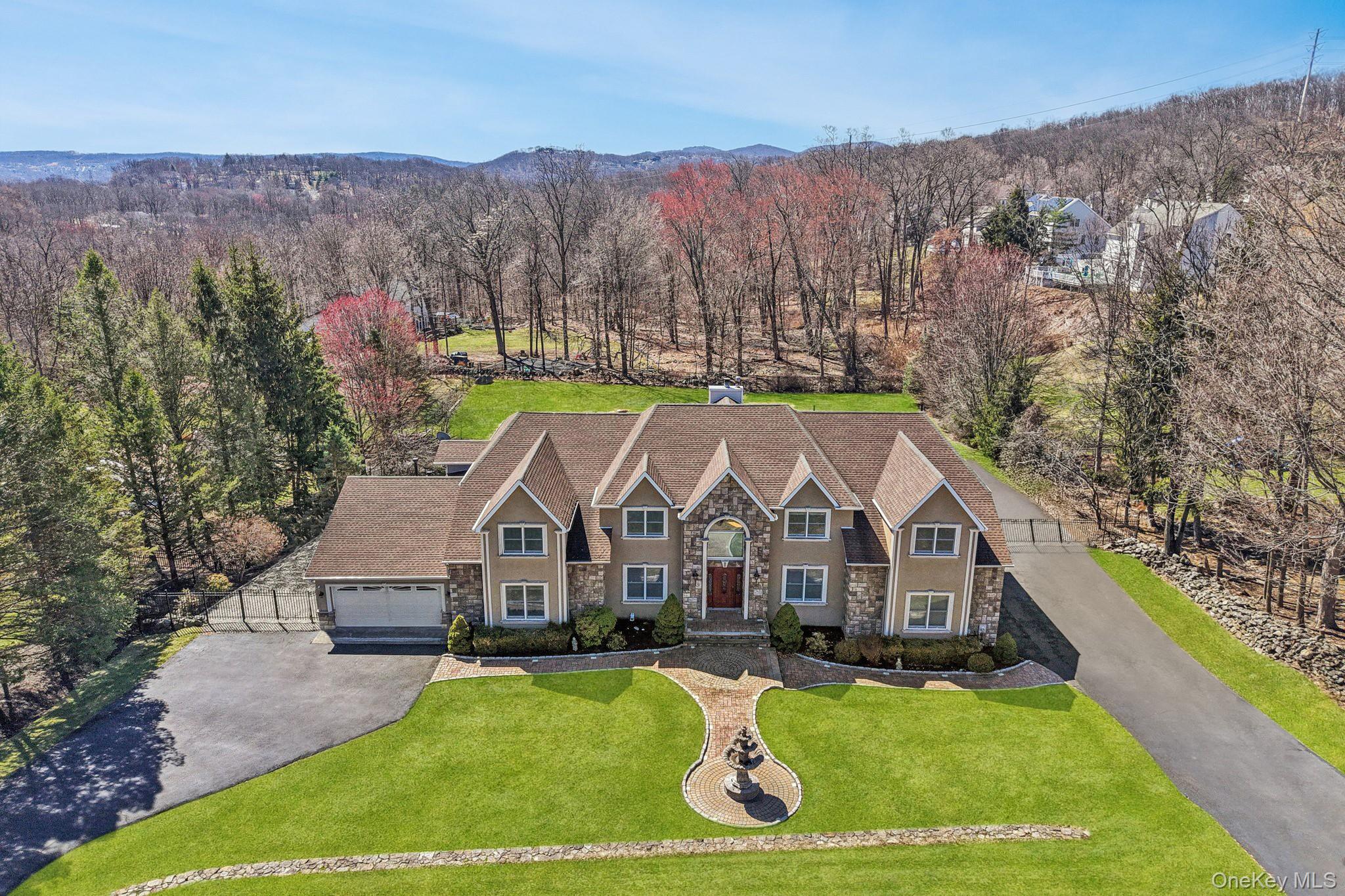 8 Foxwood Dr, Tomkins Cove, NY 10986, USA property photo