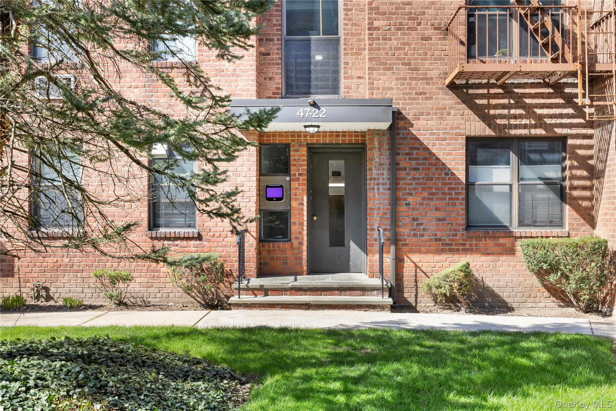 47-22 215th St, Flushing, NY 11361, USA property photo